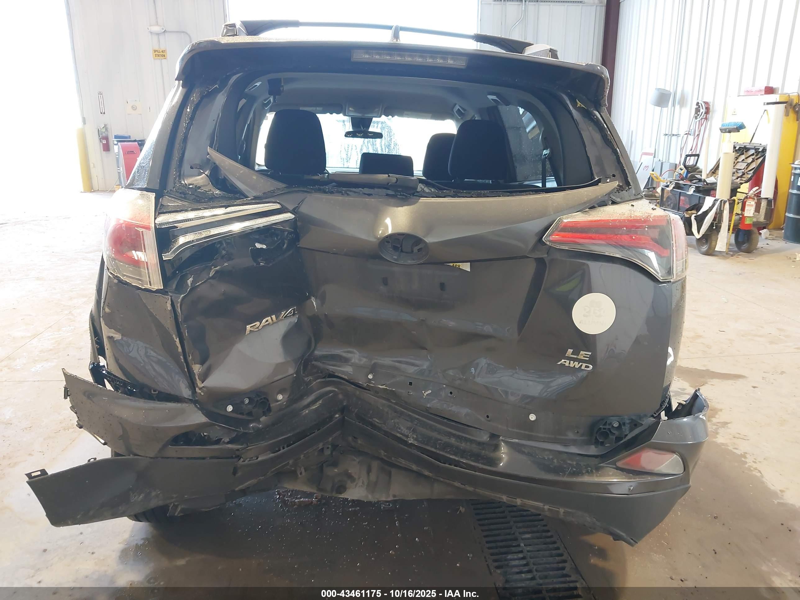 TOYOTA RAV4 image 6