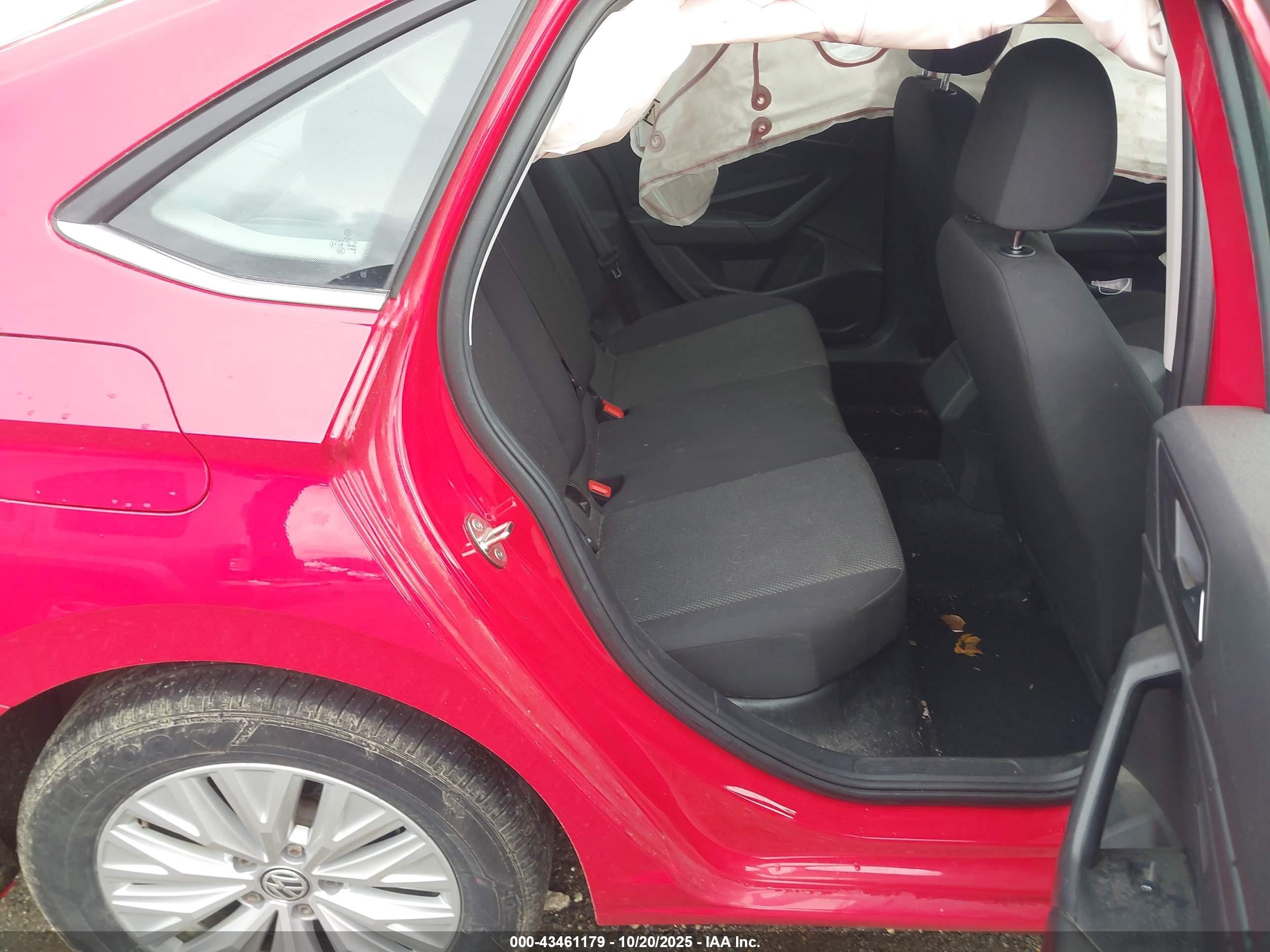VOLKSWAGEN JETTA image 8
