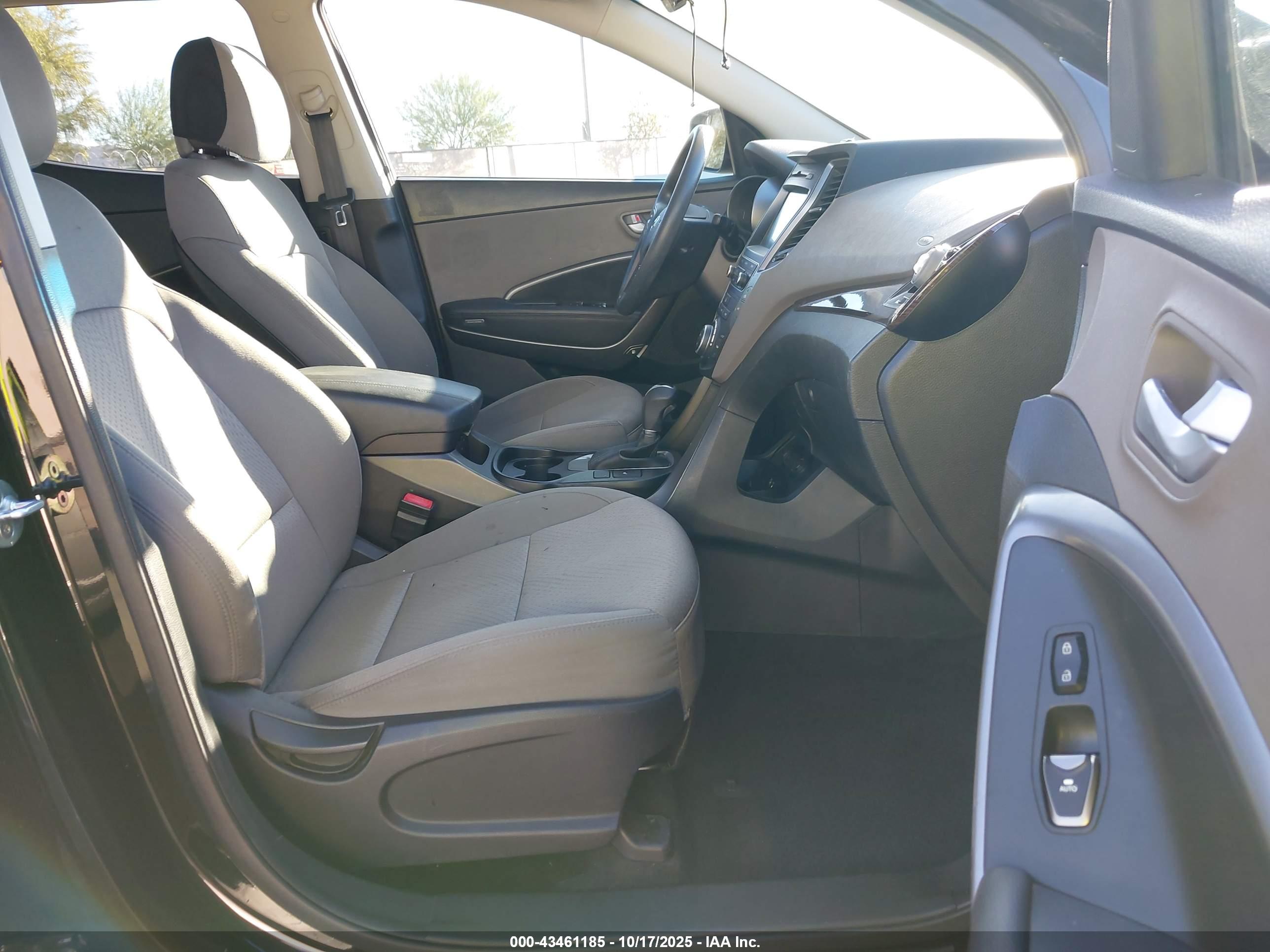 HYUNDAI SANTA image 5