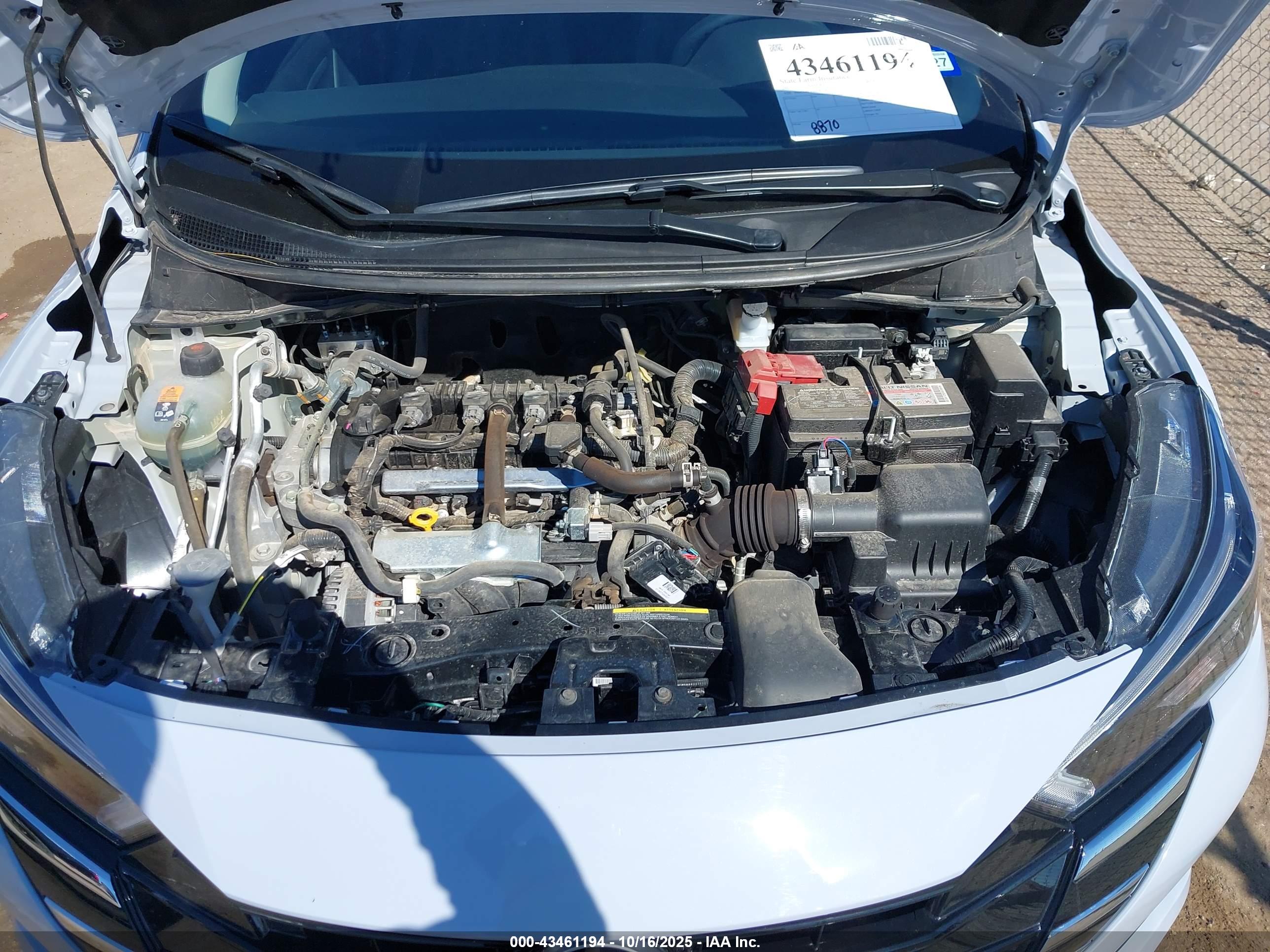 NISSAN VERSA image 10