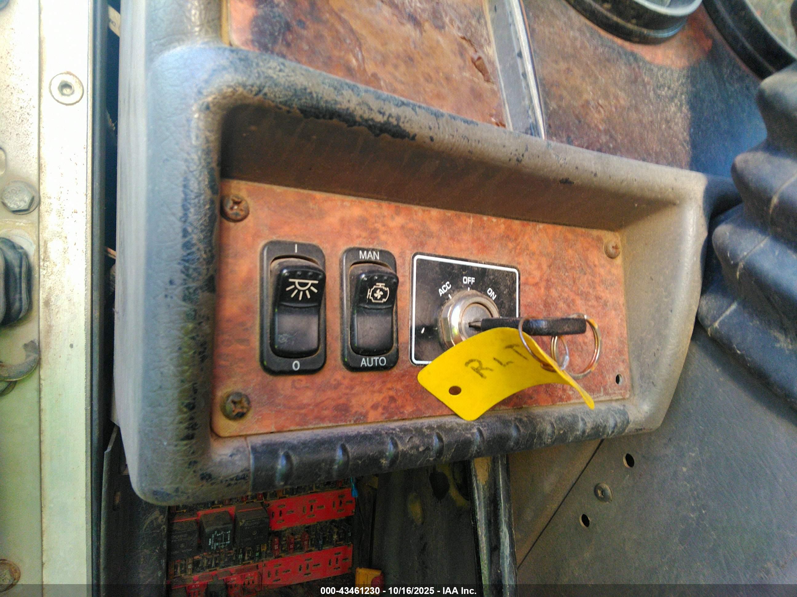 KENWORTH CONSTRUCTION image 11