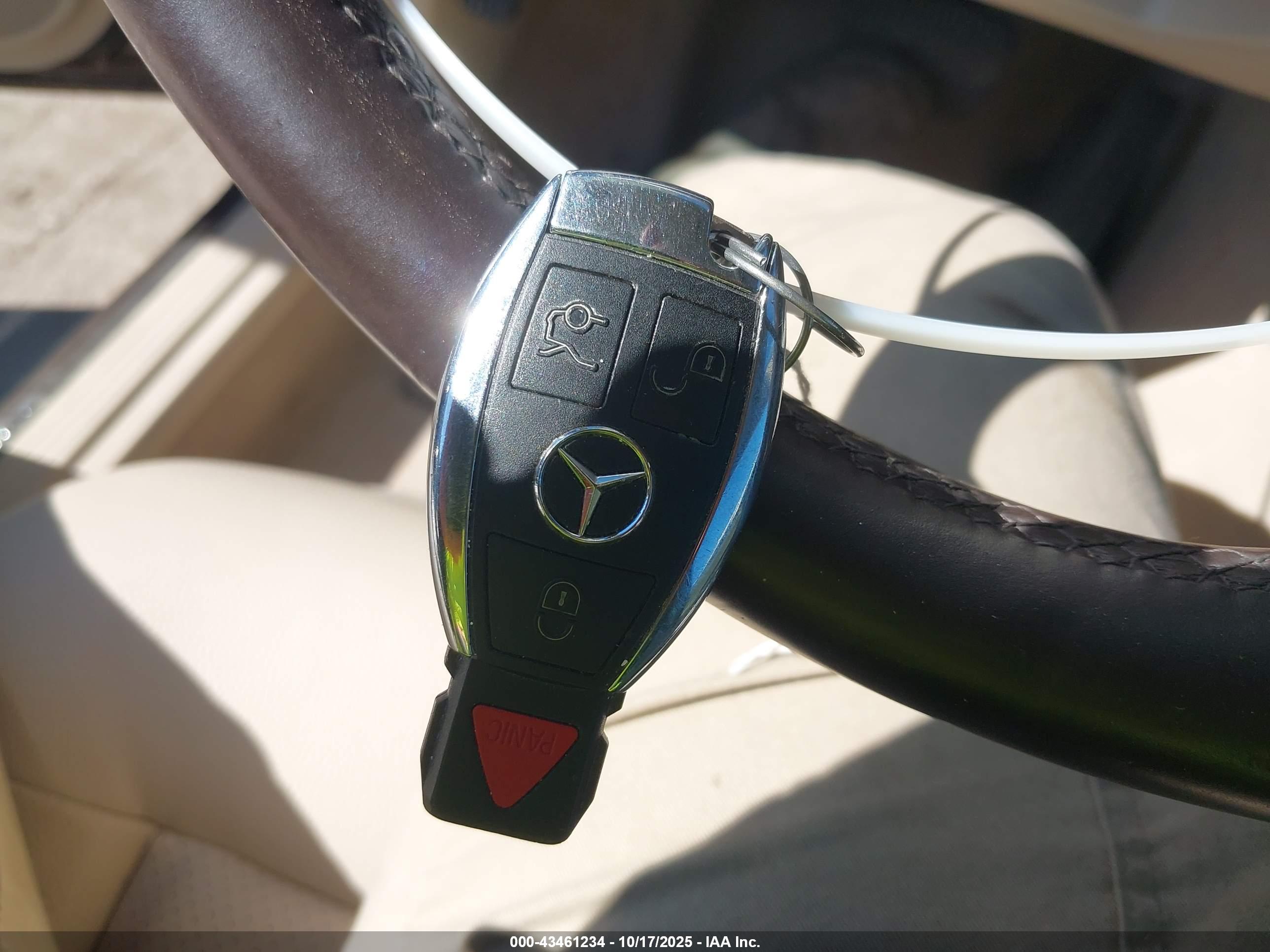MERCEDES-BENZ E image 11