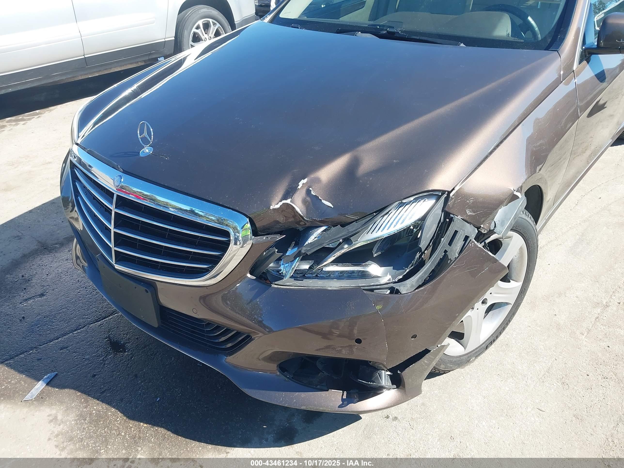 MERCEDES-BENZ E image 6