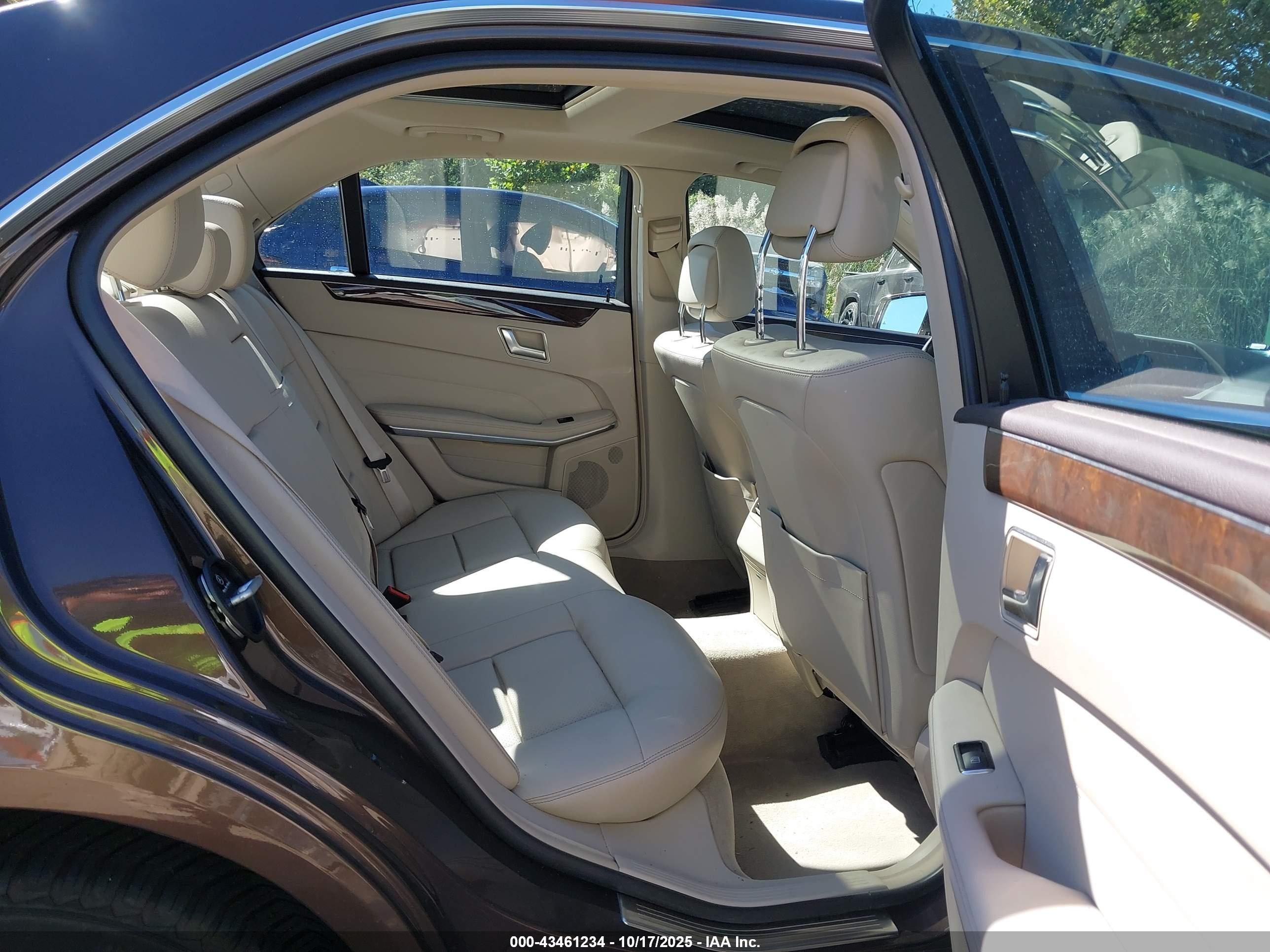 MERCEDES-BENZ E image 8