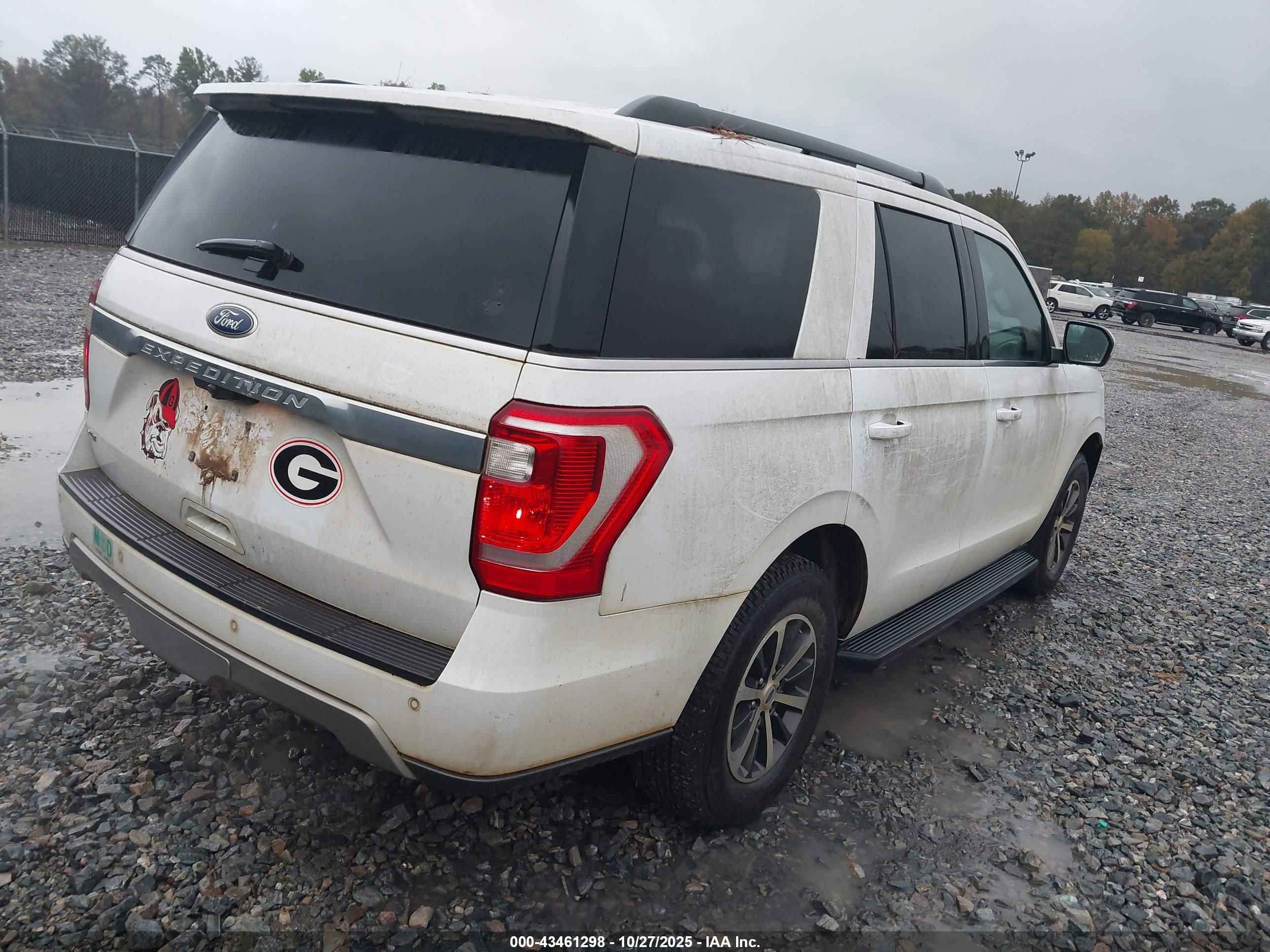 FORD EXPEDITION image 4