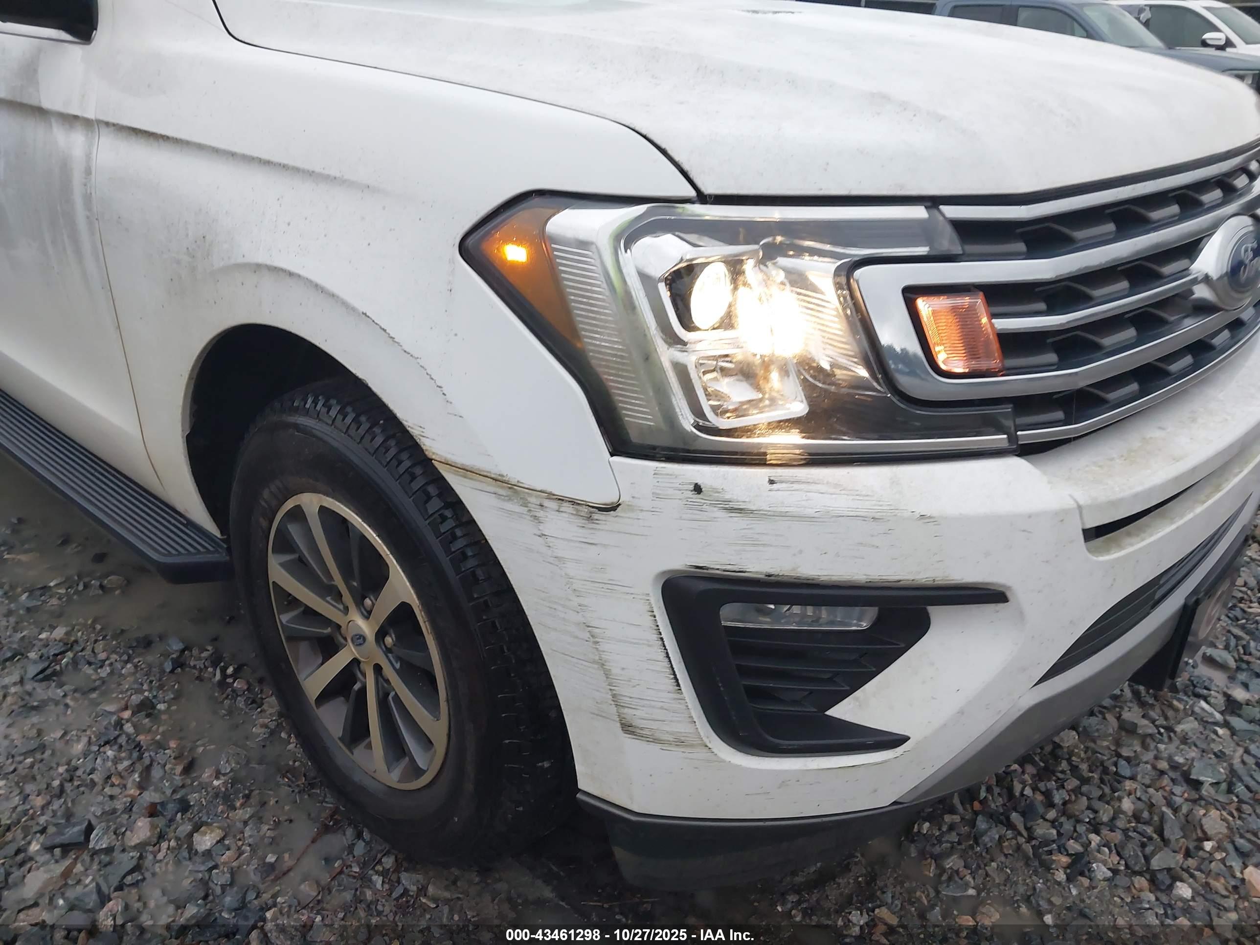 FORD EXPEDITION image 6