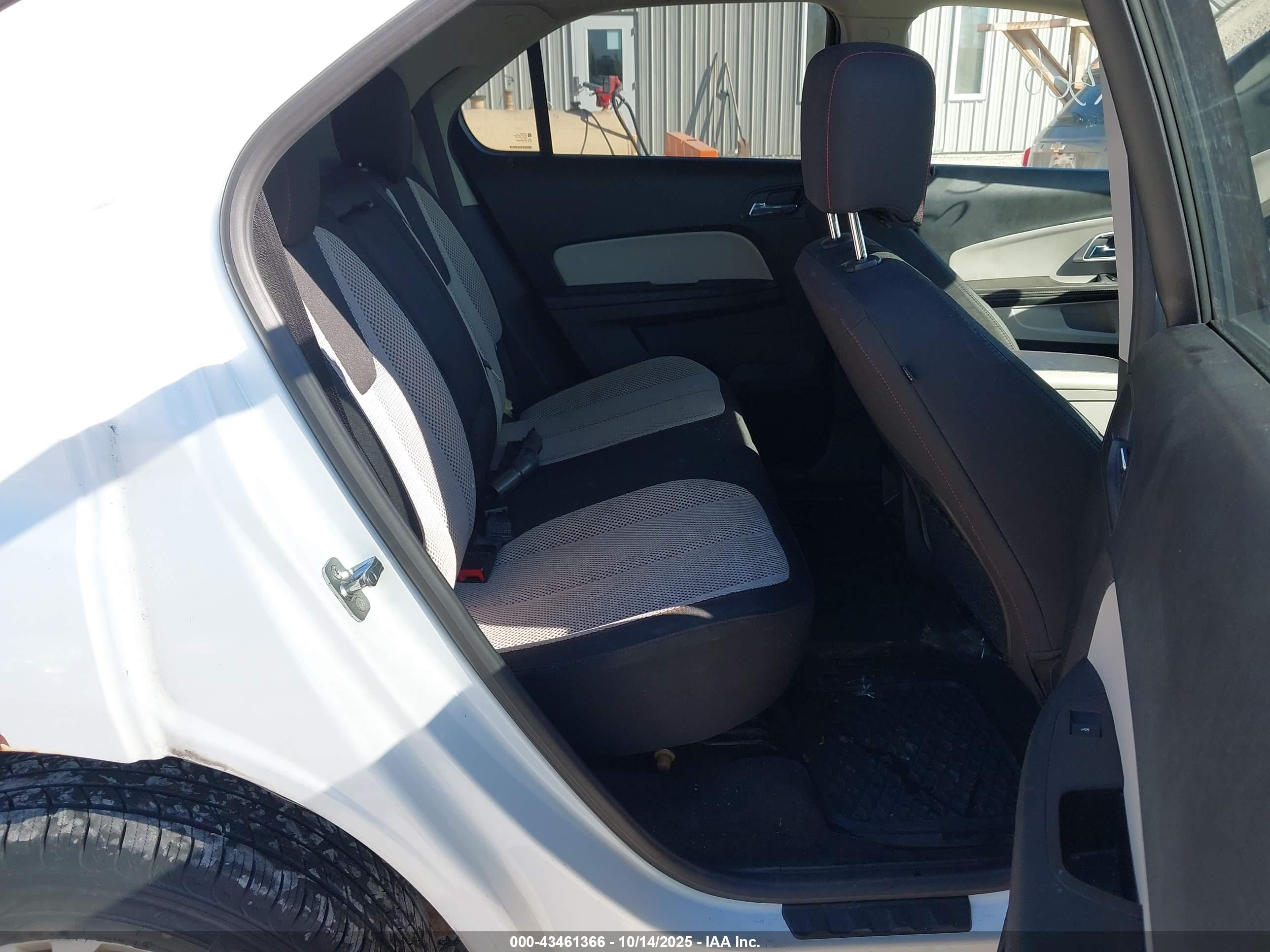 CHEVROLET EQUINOX image 8