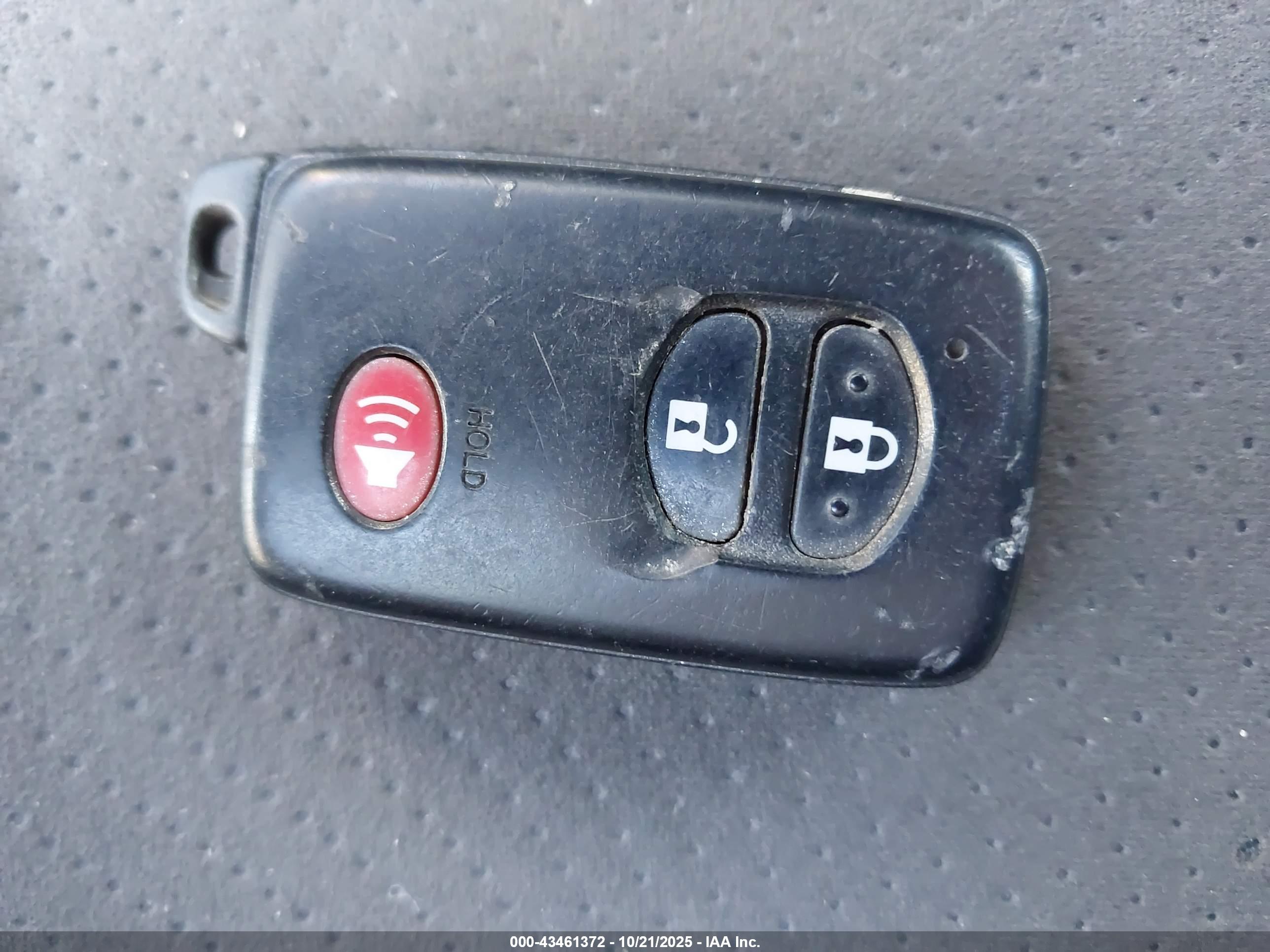 TOYOTA PRIUS image 11