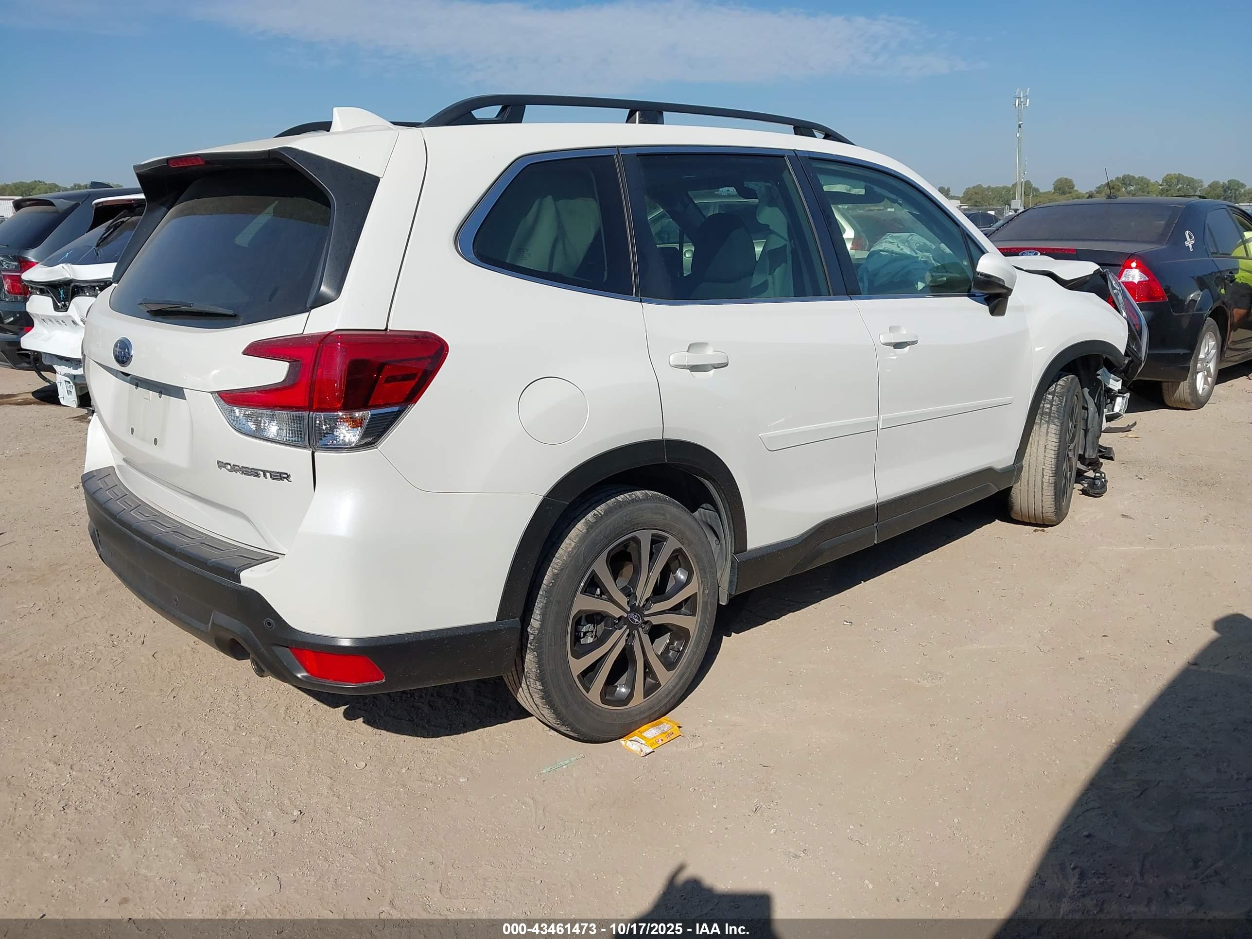 SUBARU FORESTER image 4