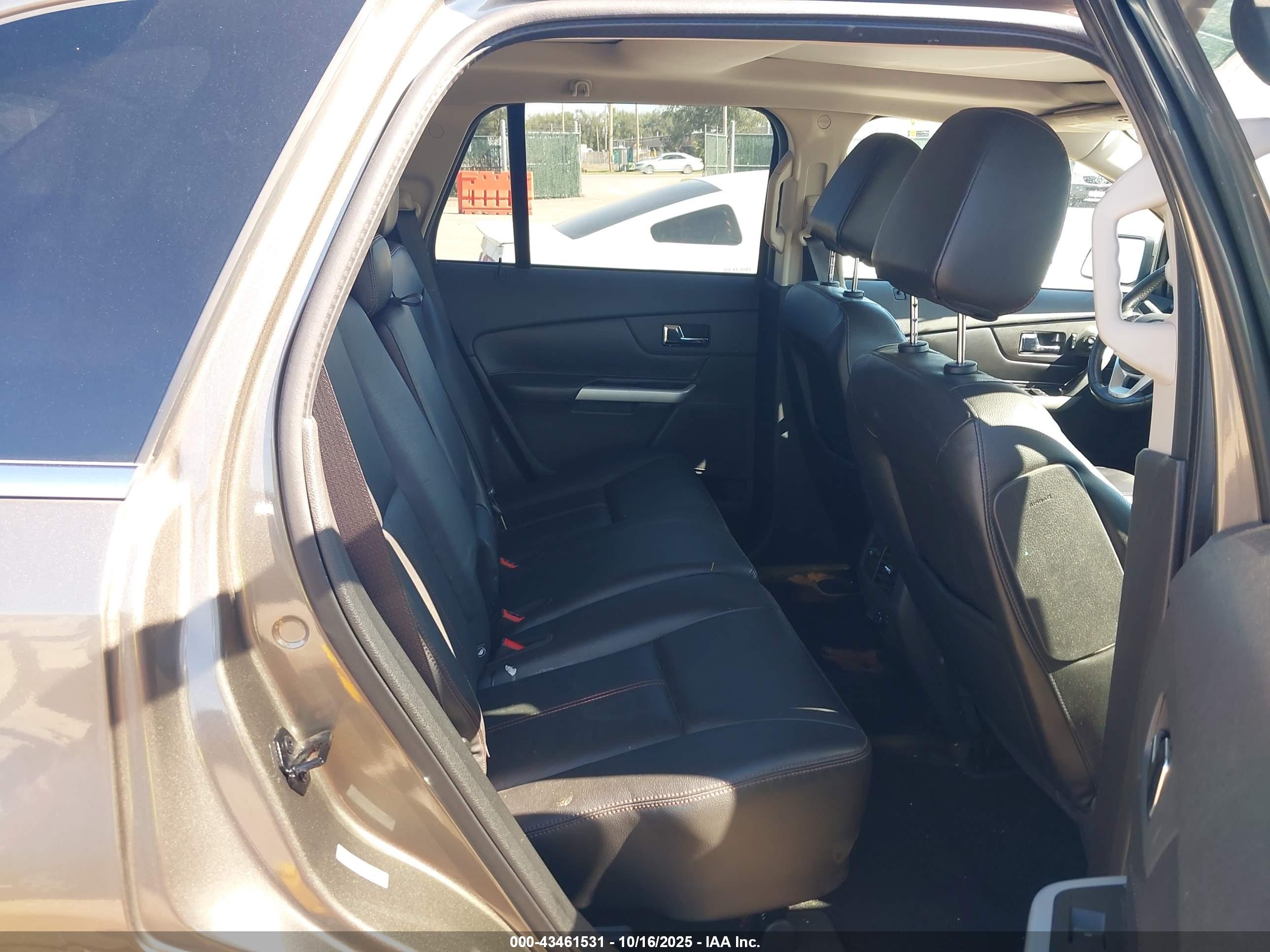FORD EDGE image 8