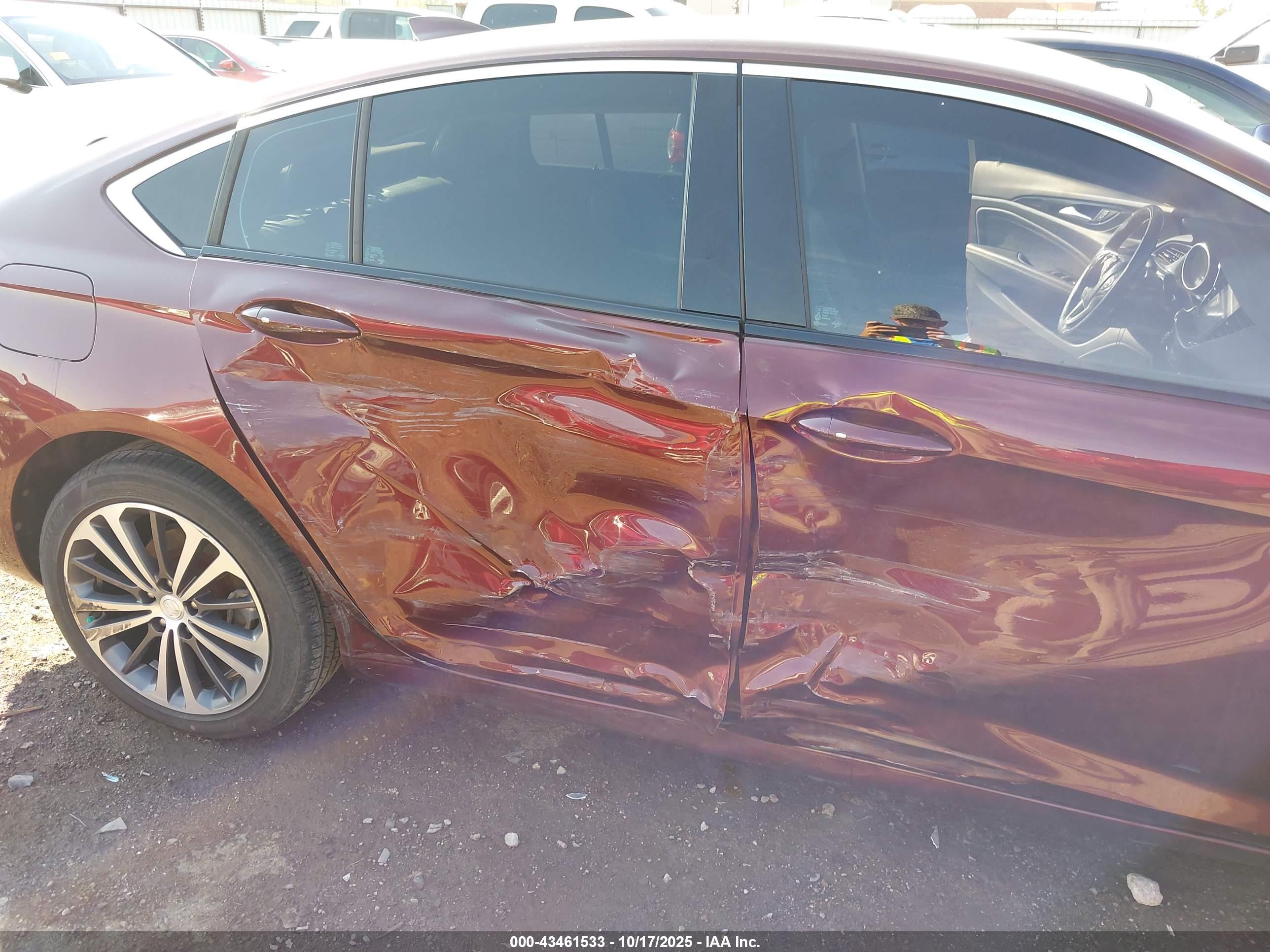 BUICK REGAL image 6
