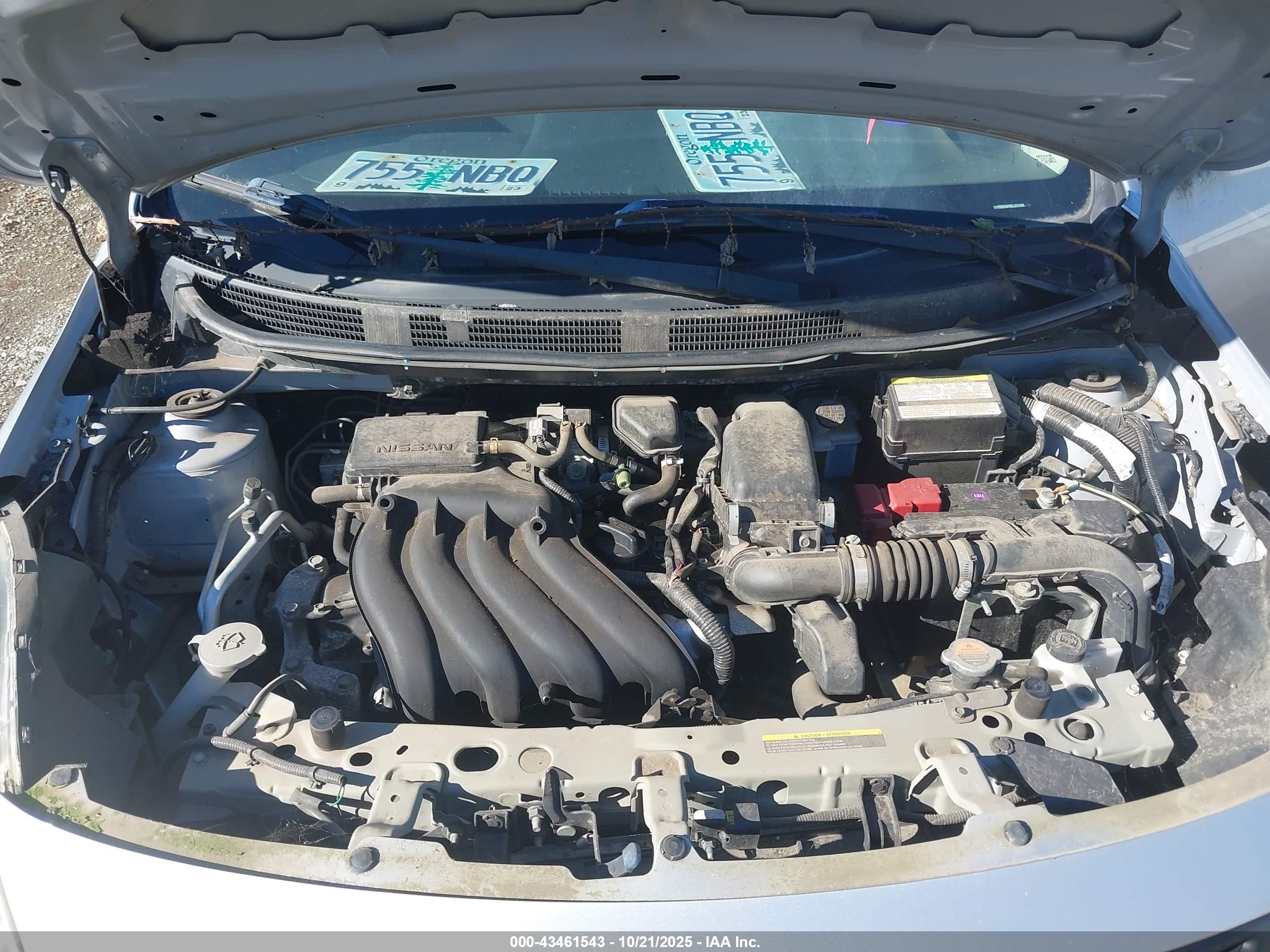 NISSAN VERSA image 10