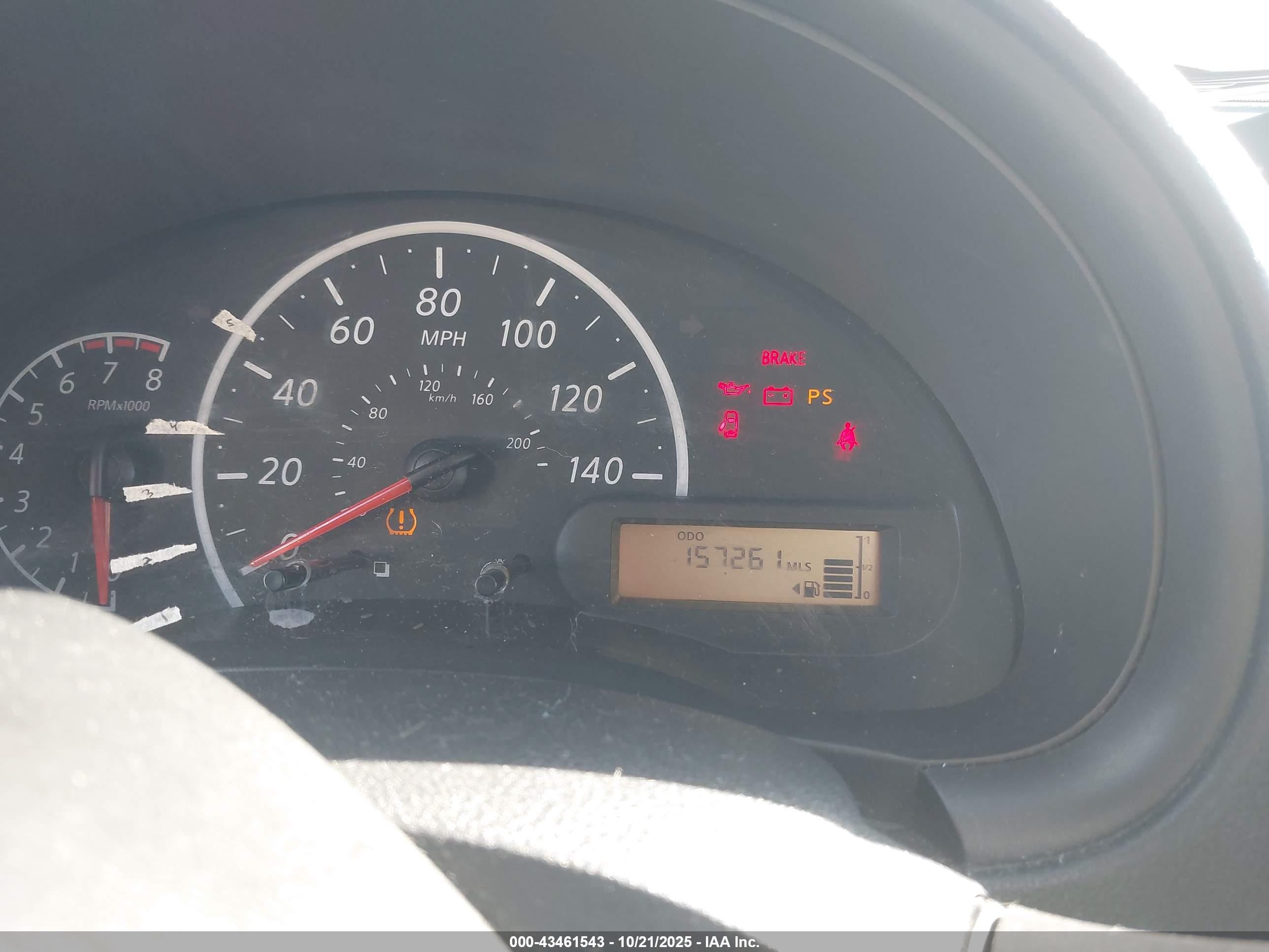 NISSAN VERSA image 7