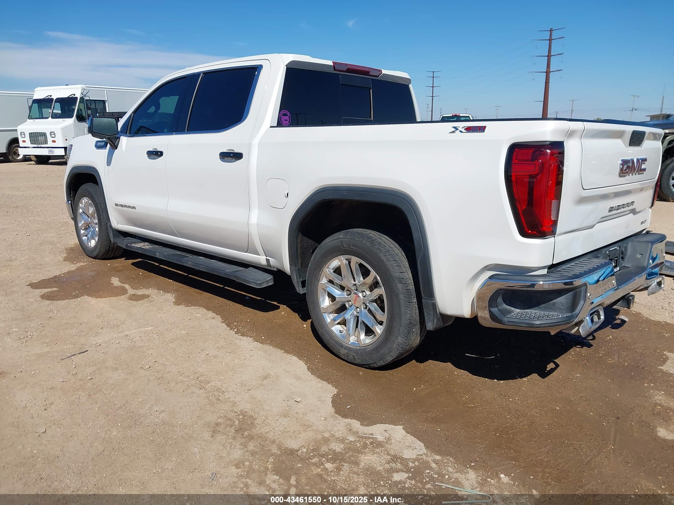 GMC SIERRA image 3