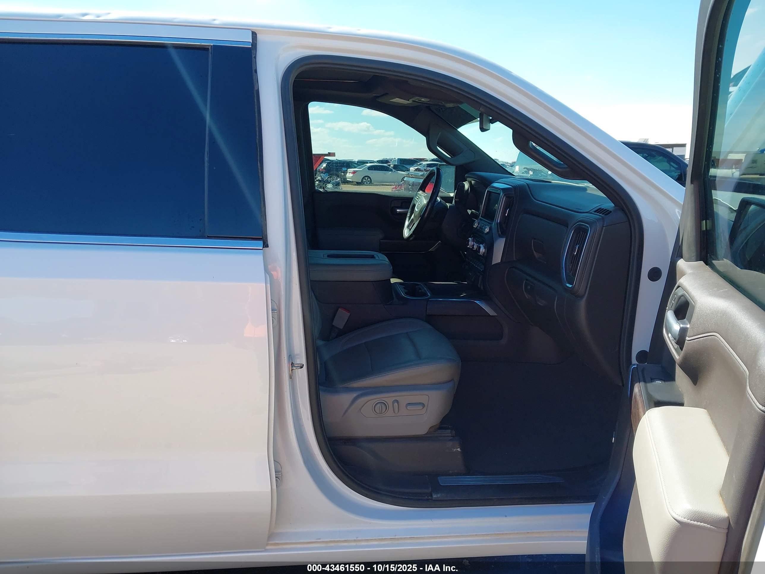 GMC SIERRA image 5