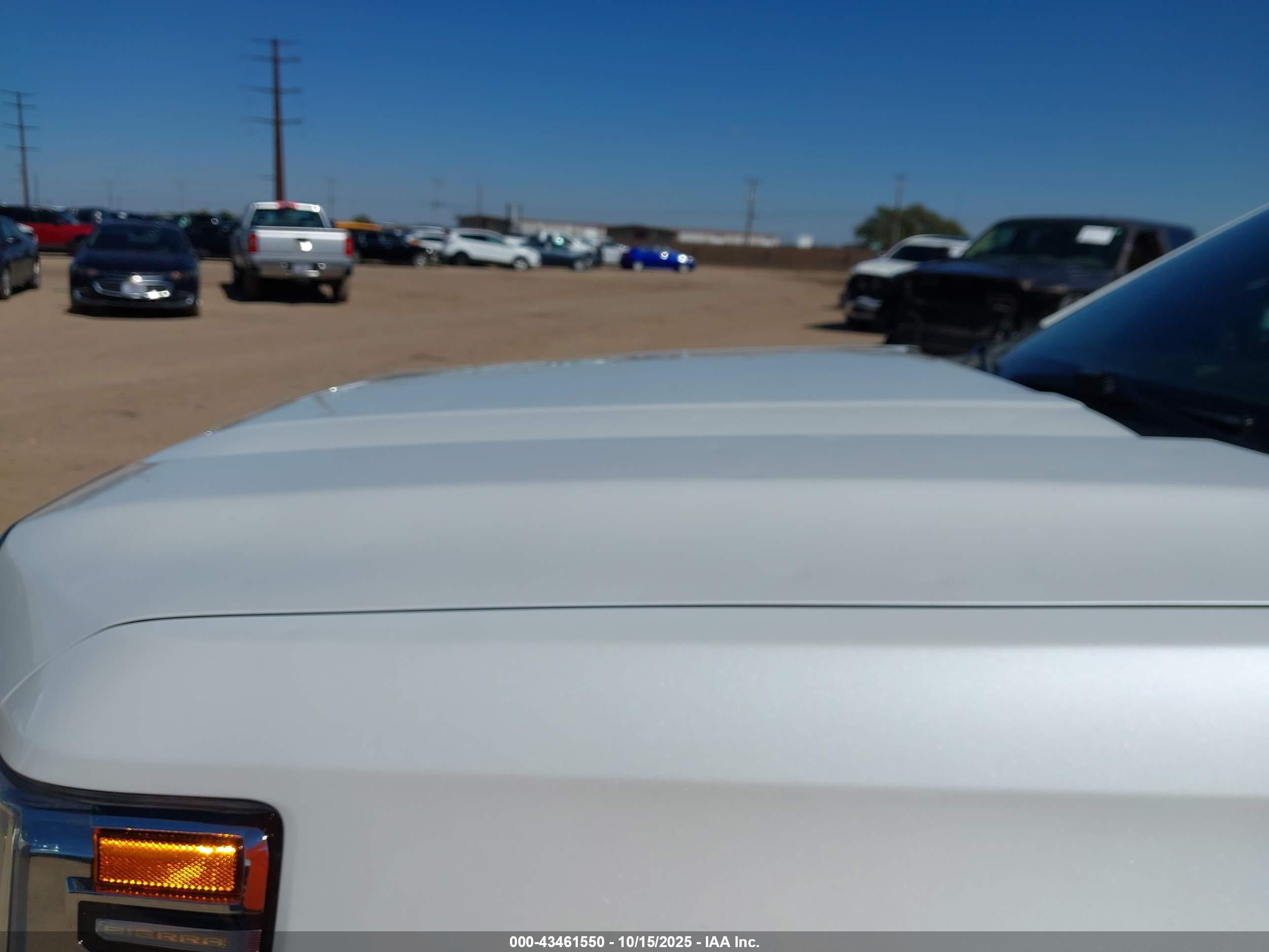 GMC SIERRA image 6