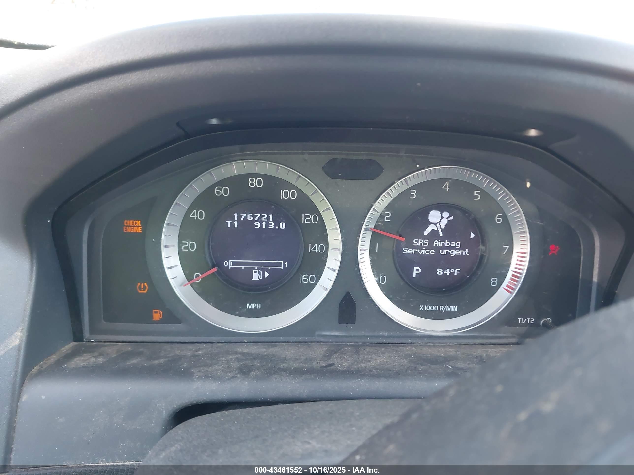 VOLVO XC60 image 7