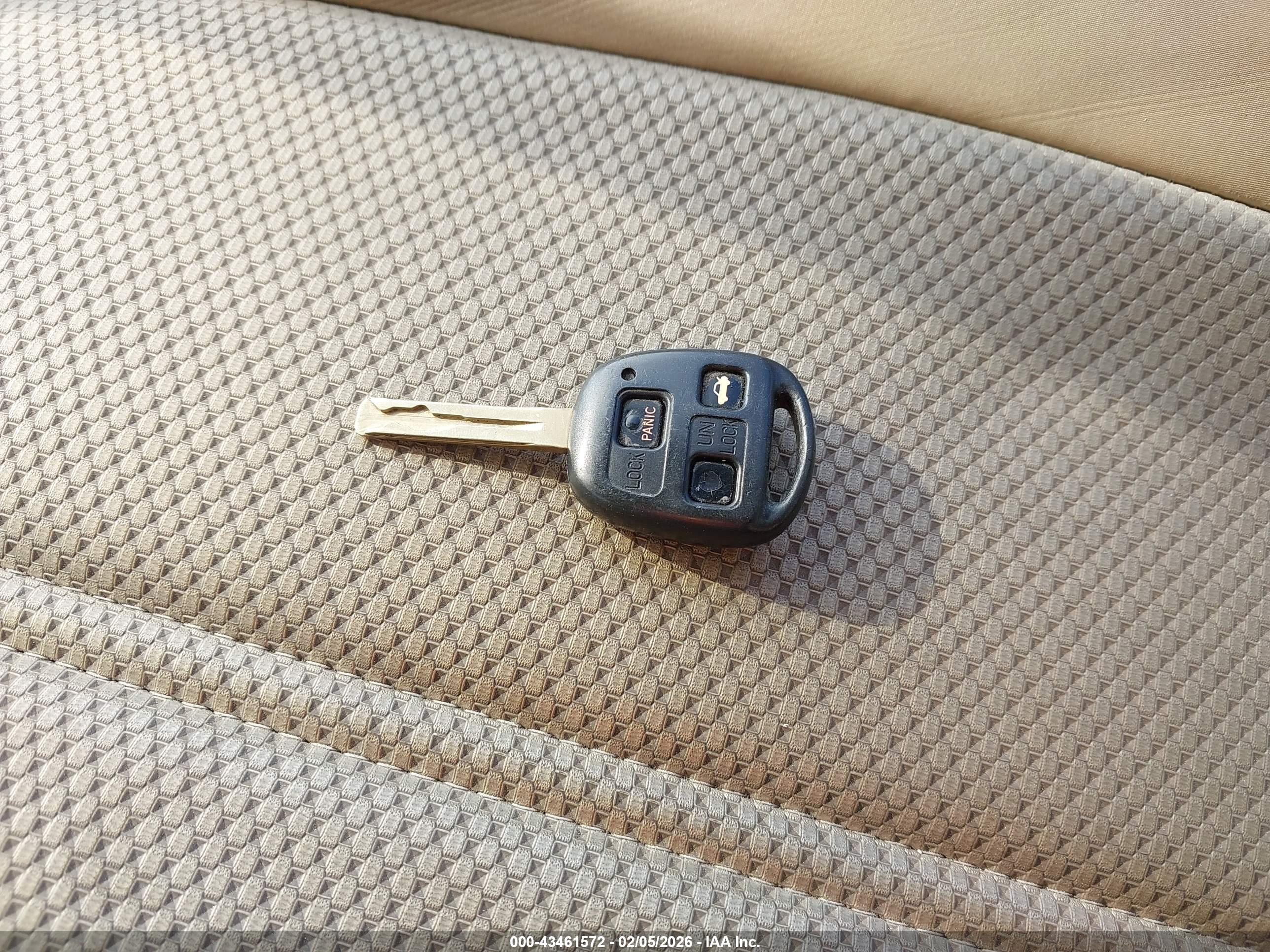 LEXUS ES image 11