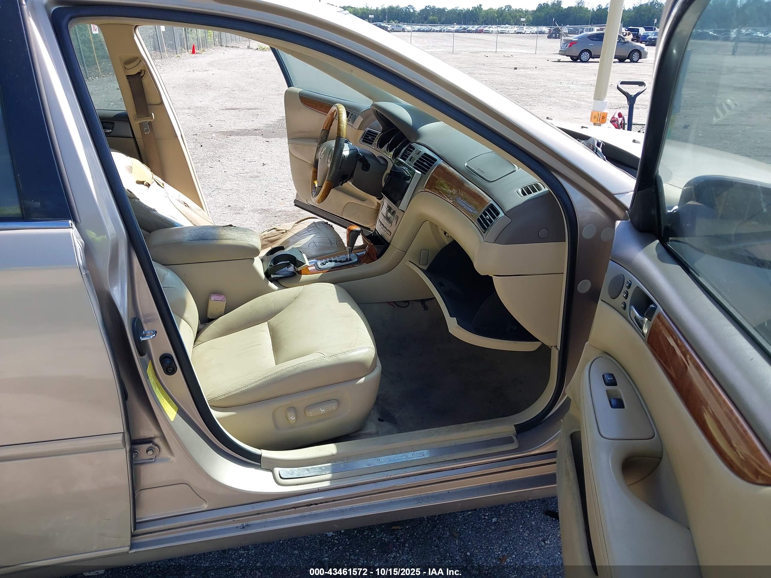 LEXUS ES image 5
