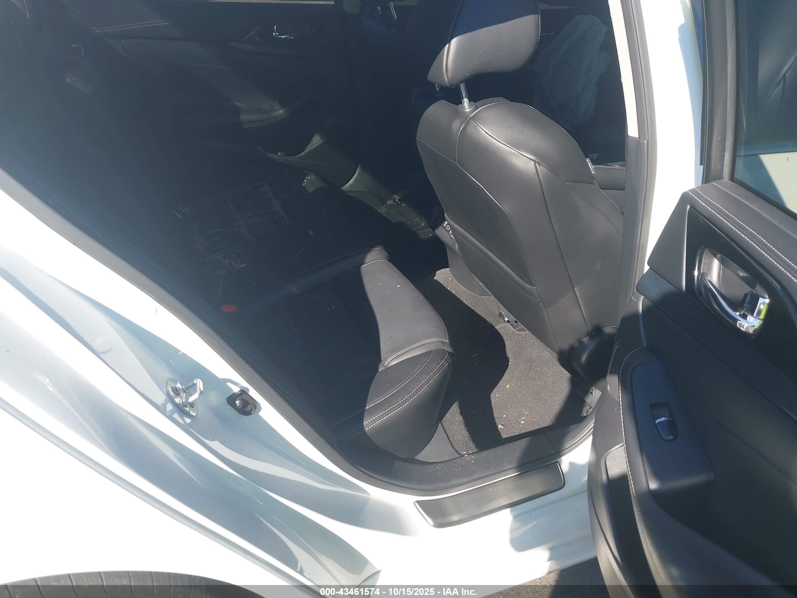 NISSAN MAXIMA image 8