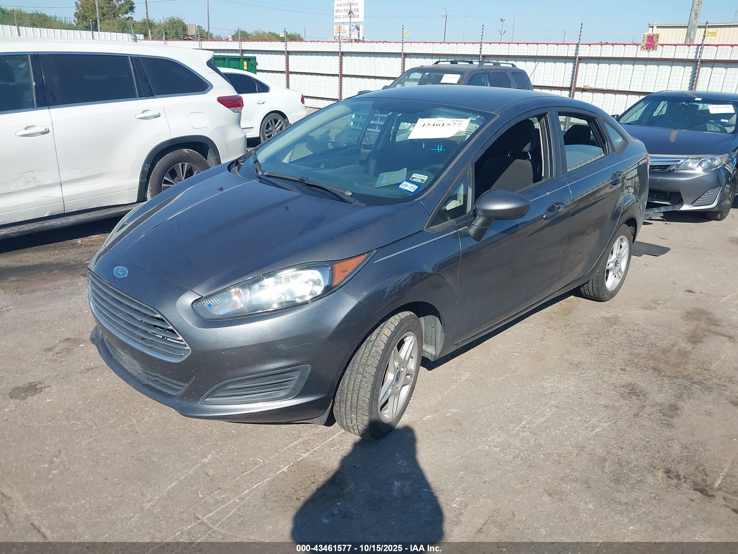 FORD FIESTA image 2