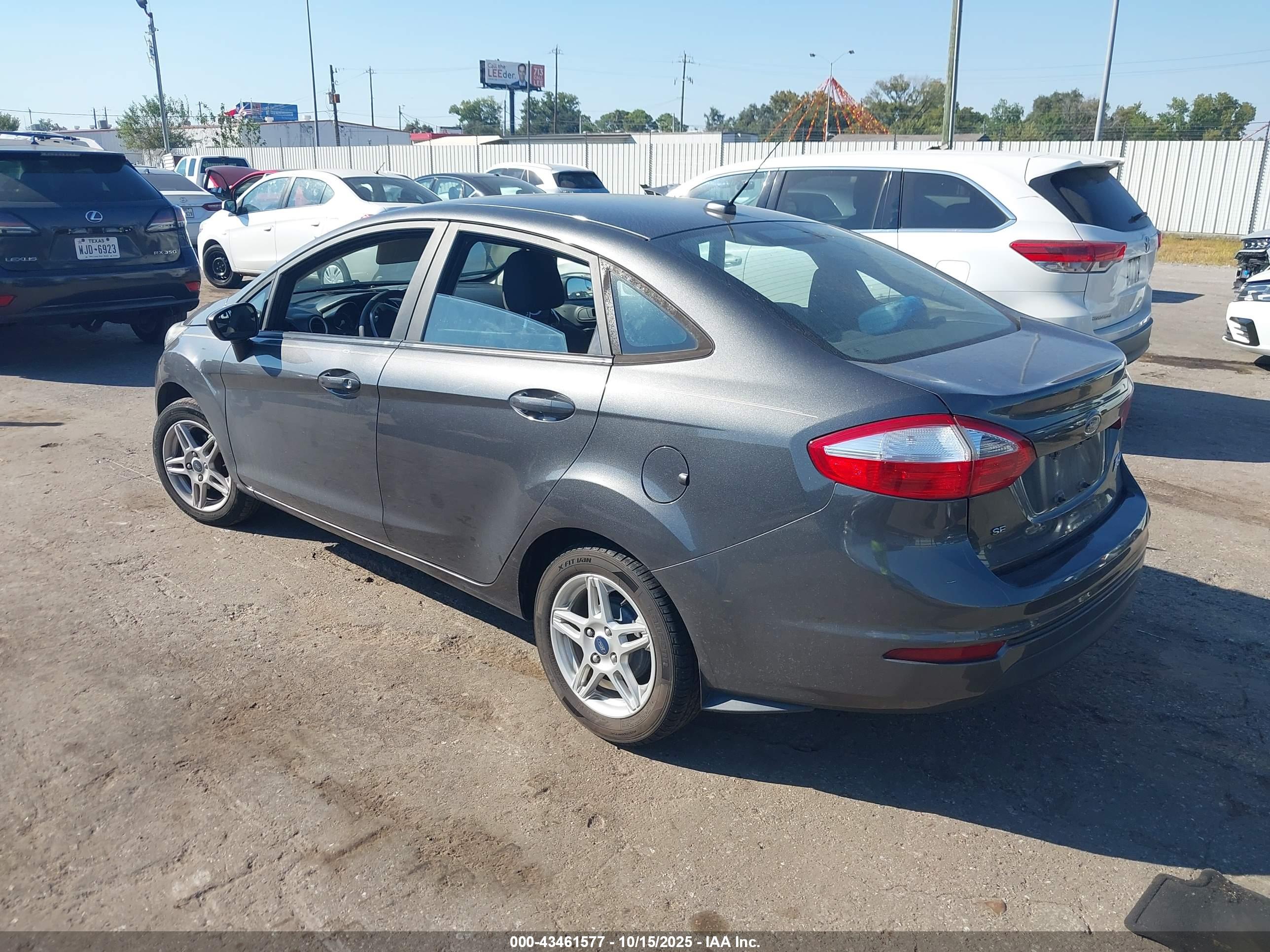 FORD FIESTA image 3