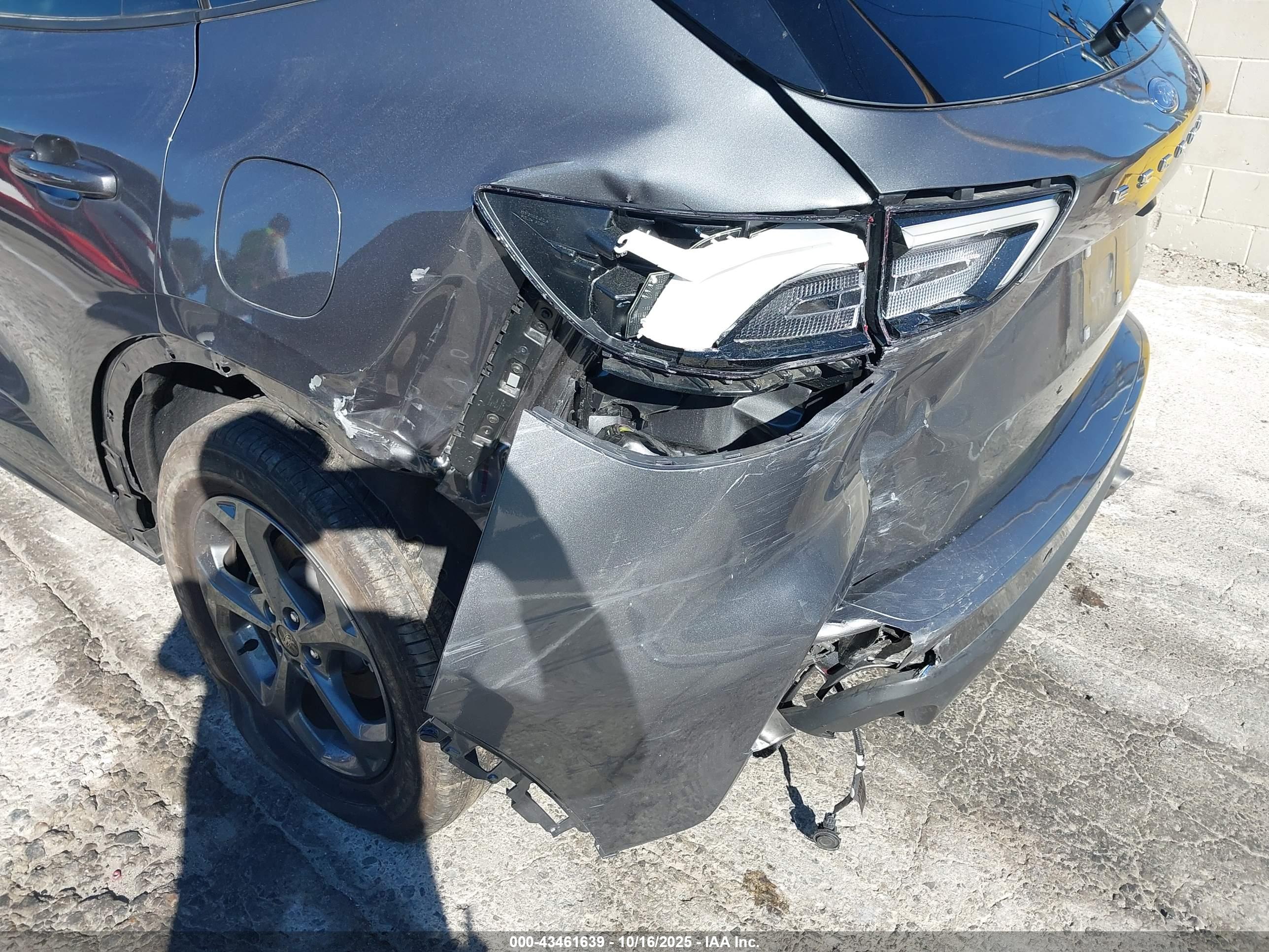 FORD ESCAPE image 6