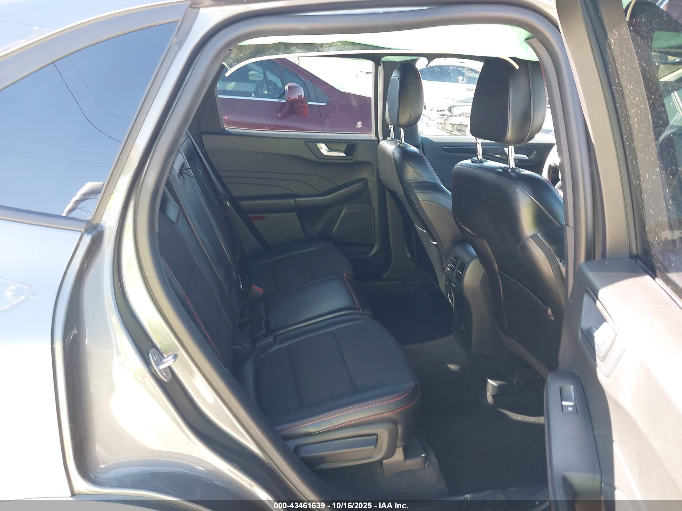 FORD ESCAPE image 8
