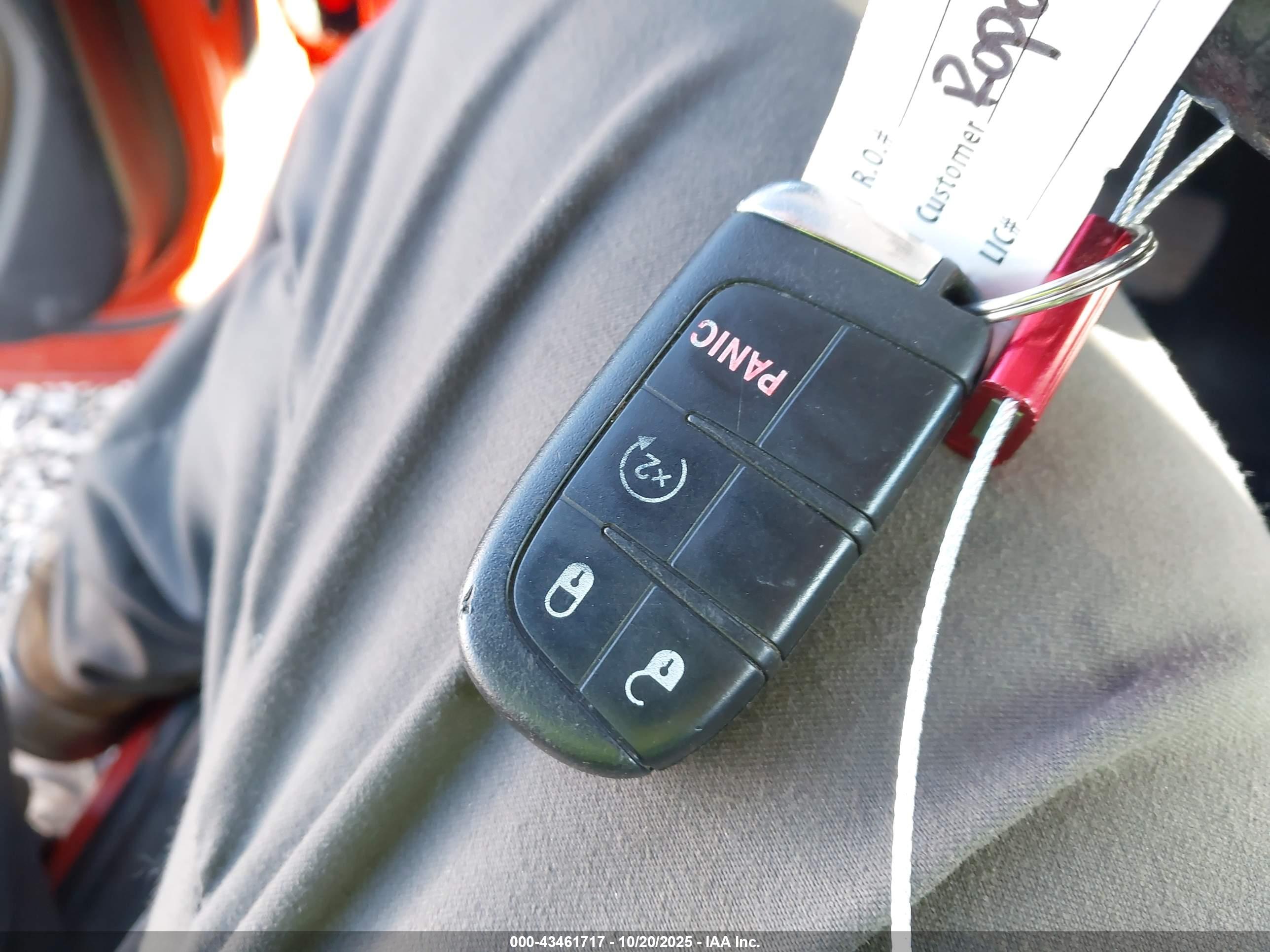 JEEP RENEGADE image 11