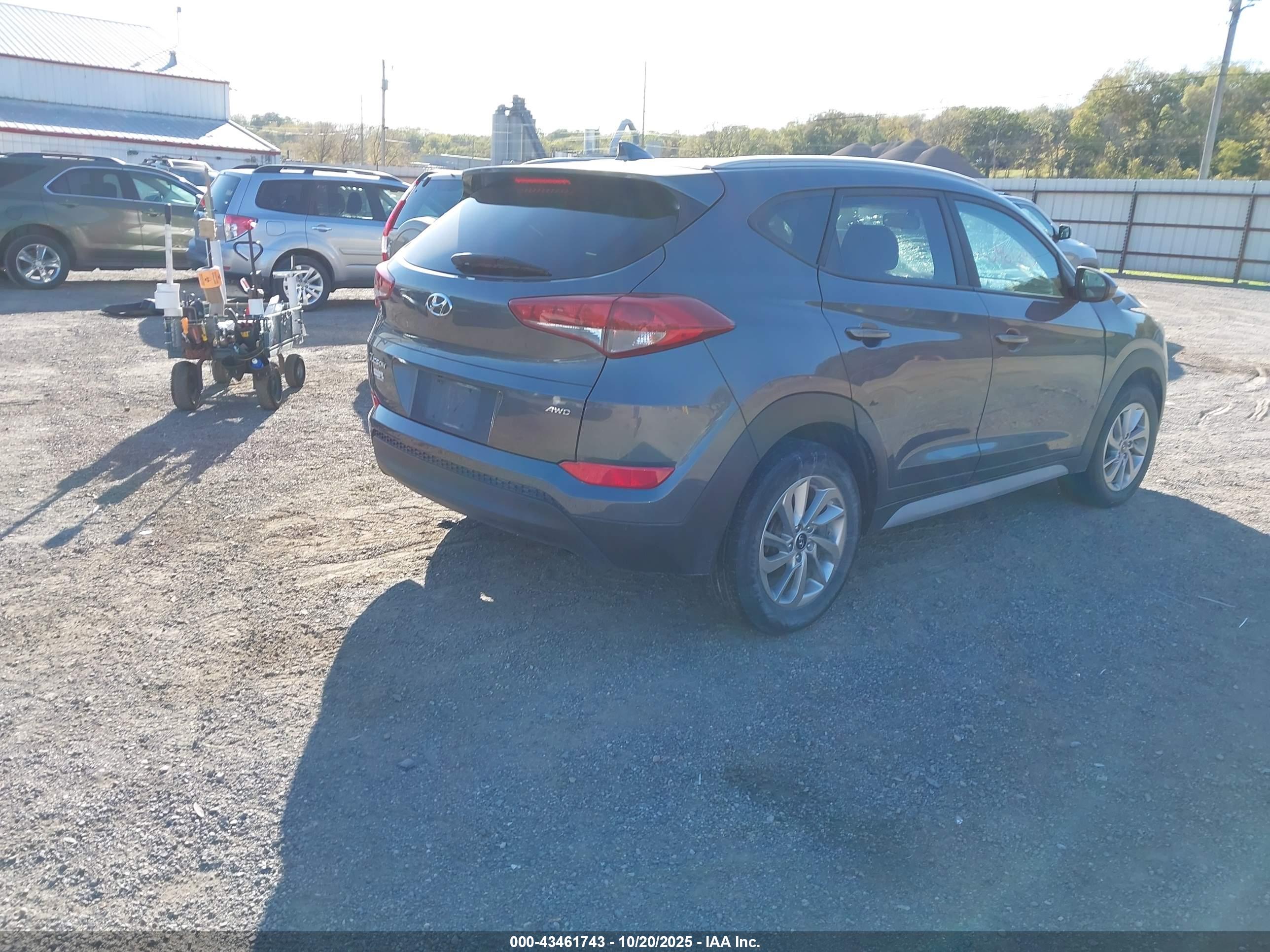 HYUNDAI TUCSON image 4