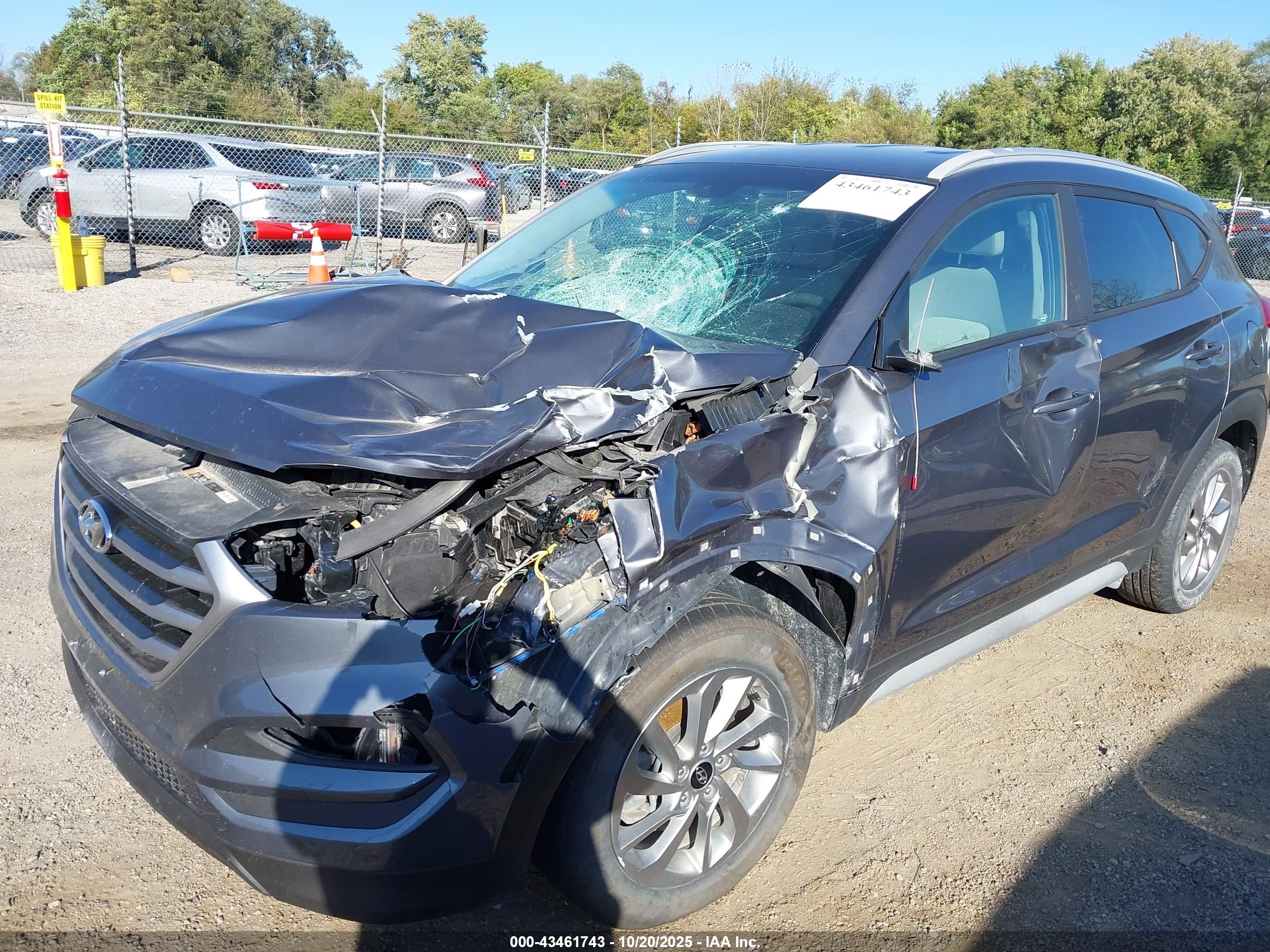 HYUNDAI TUCSON image 6