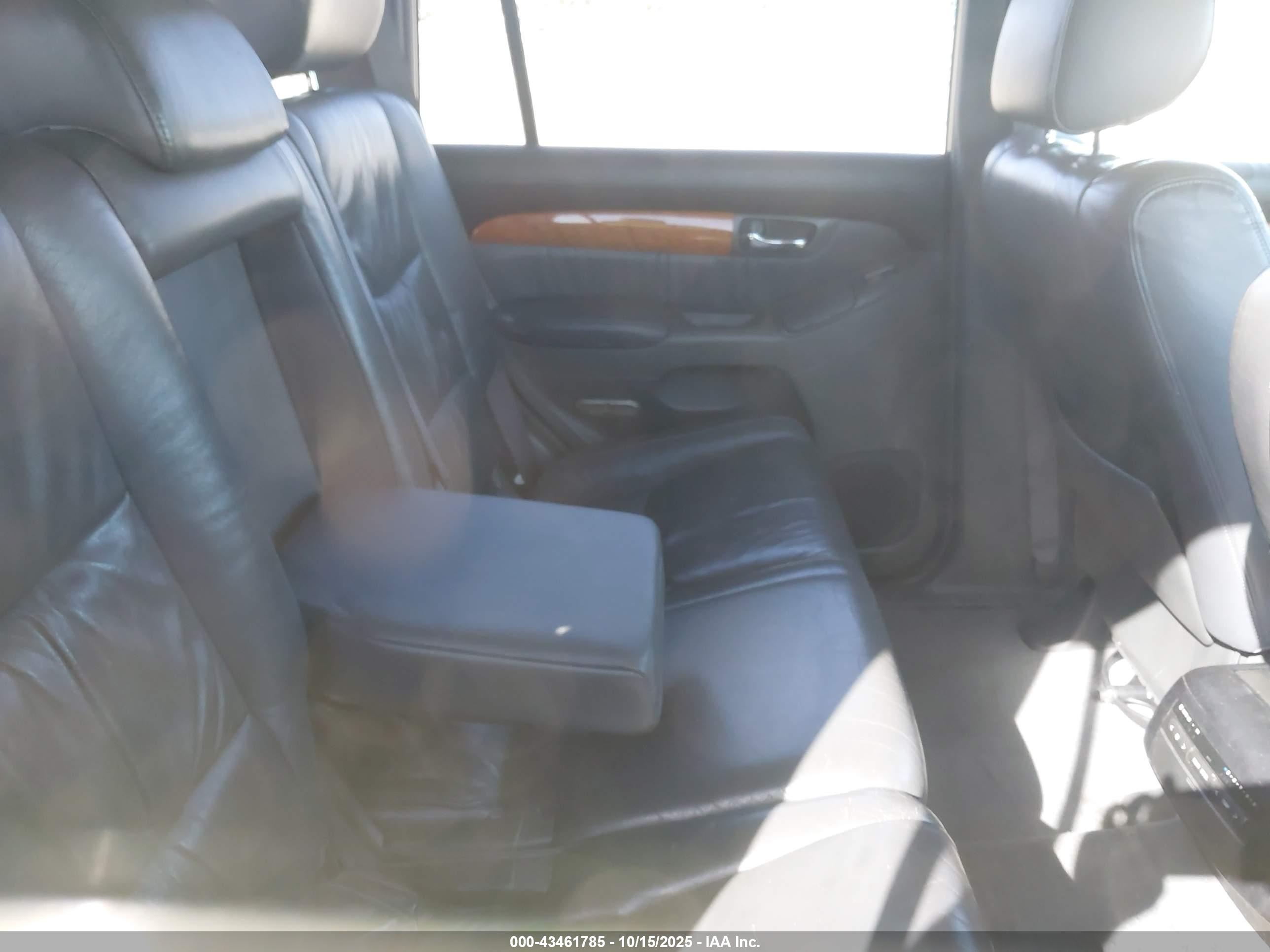 LEXUS GX image 8