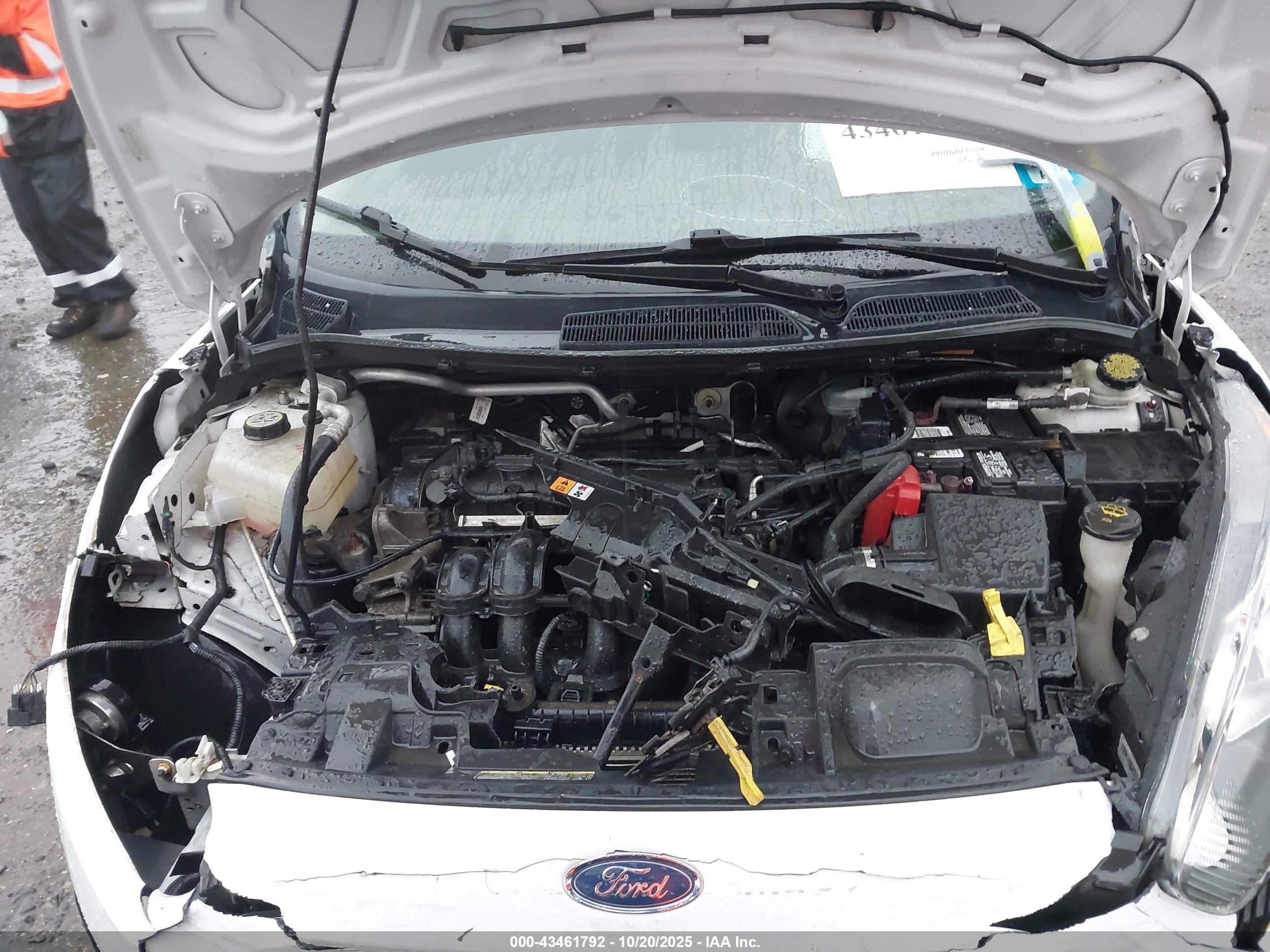 FORD FIESTA image 10