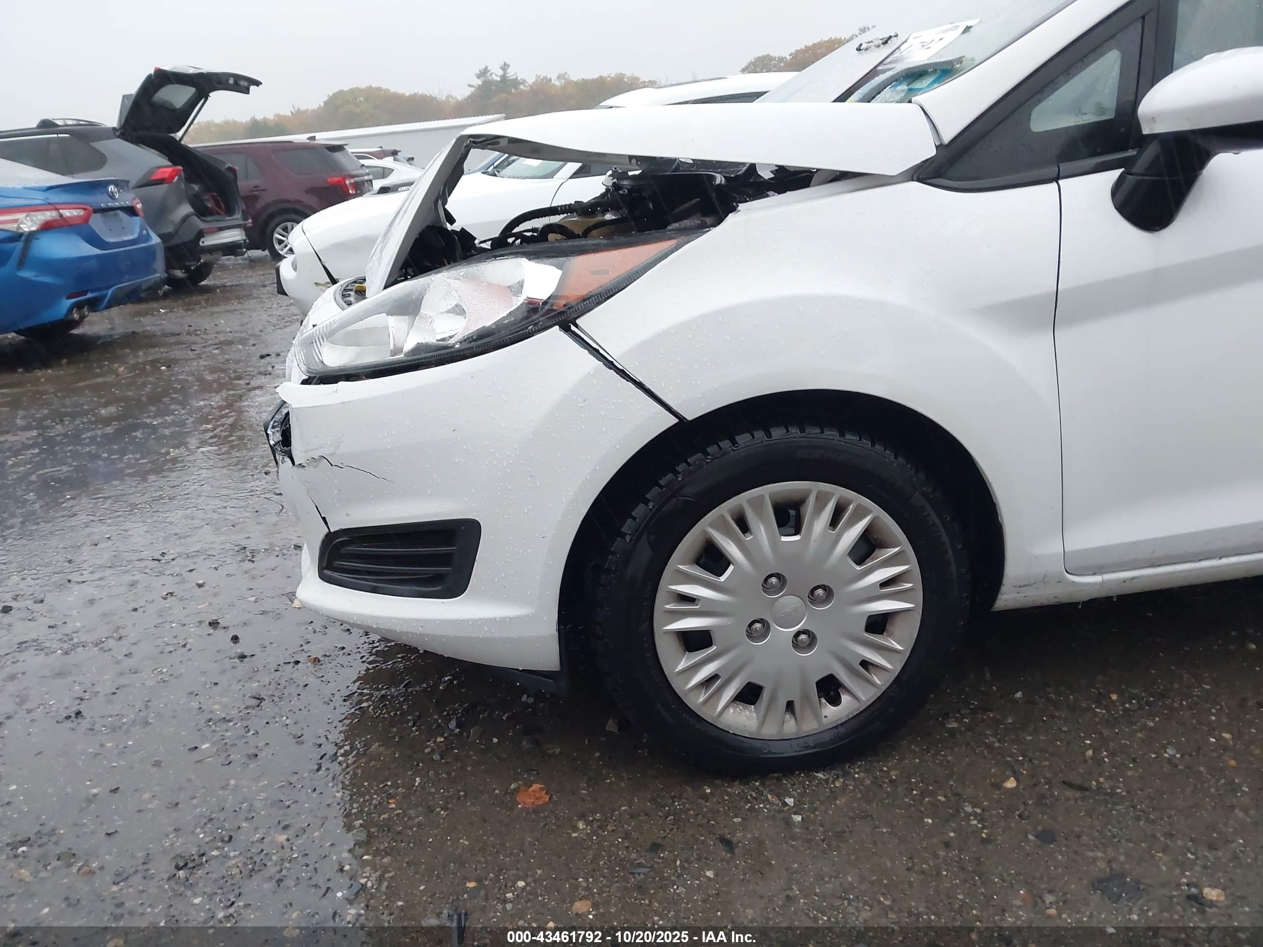 FORD FIESTA image 6