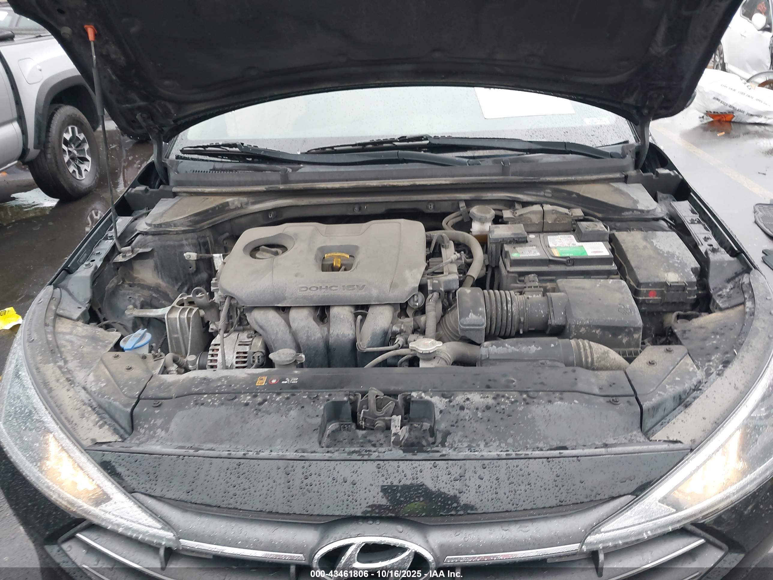 HYUNDAI ELANTRA image 10