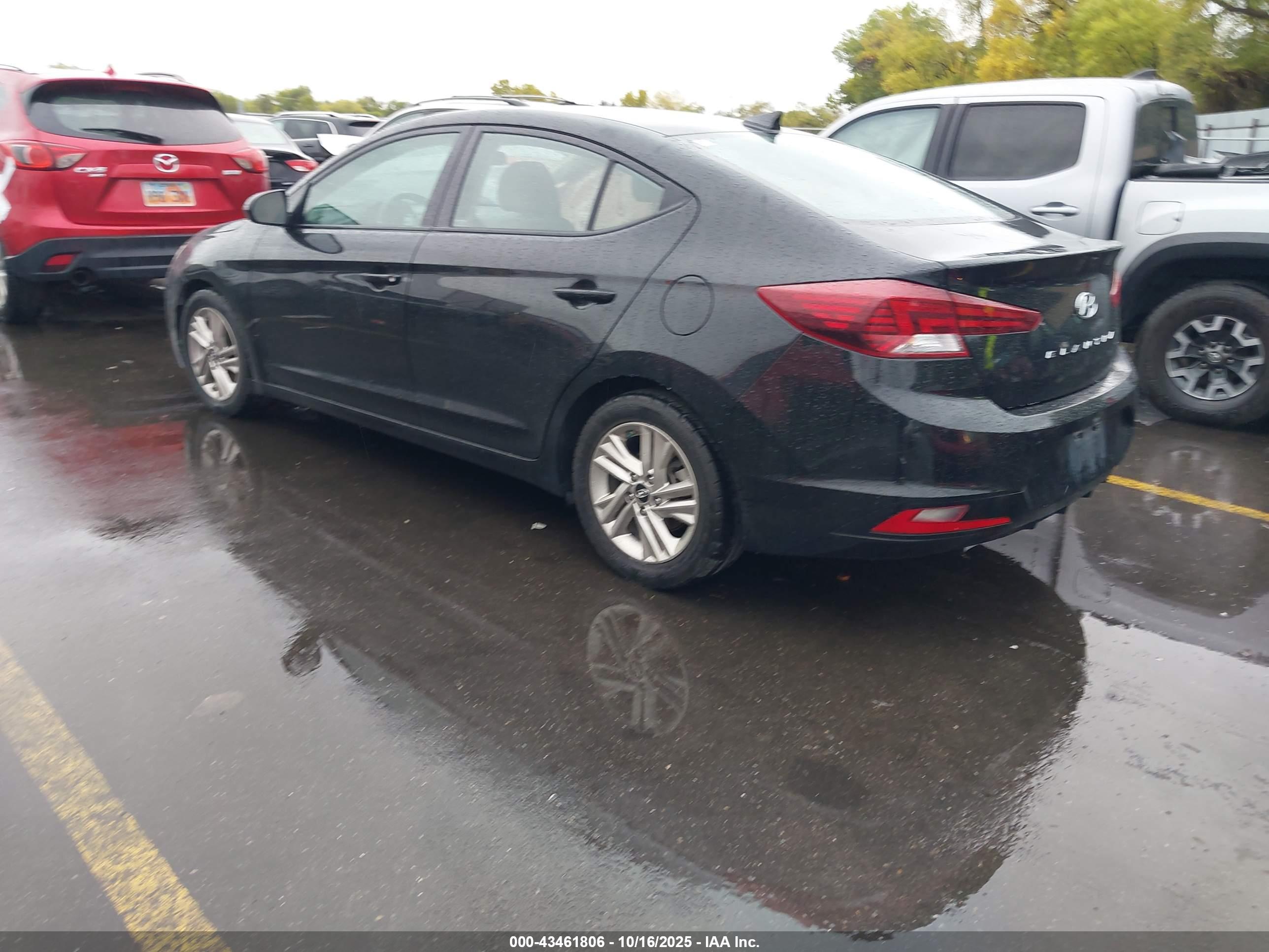 HYUNDAI ELANTRA image 3
