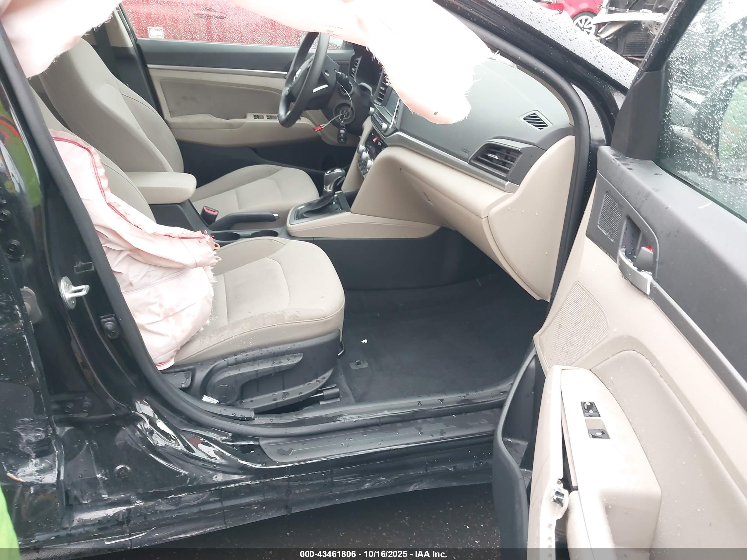 HYUNDAI ELANTRA image 5
