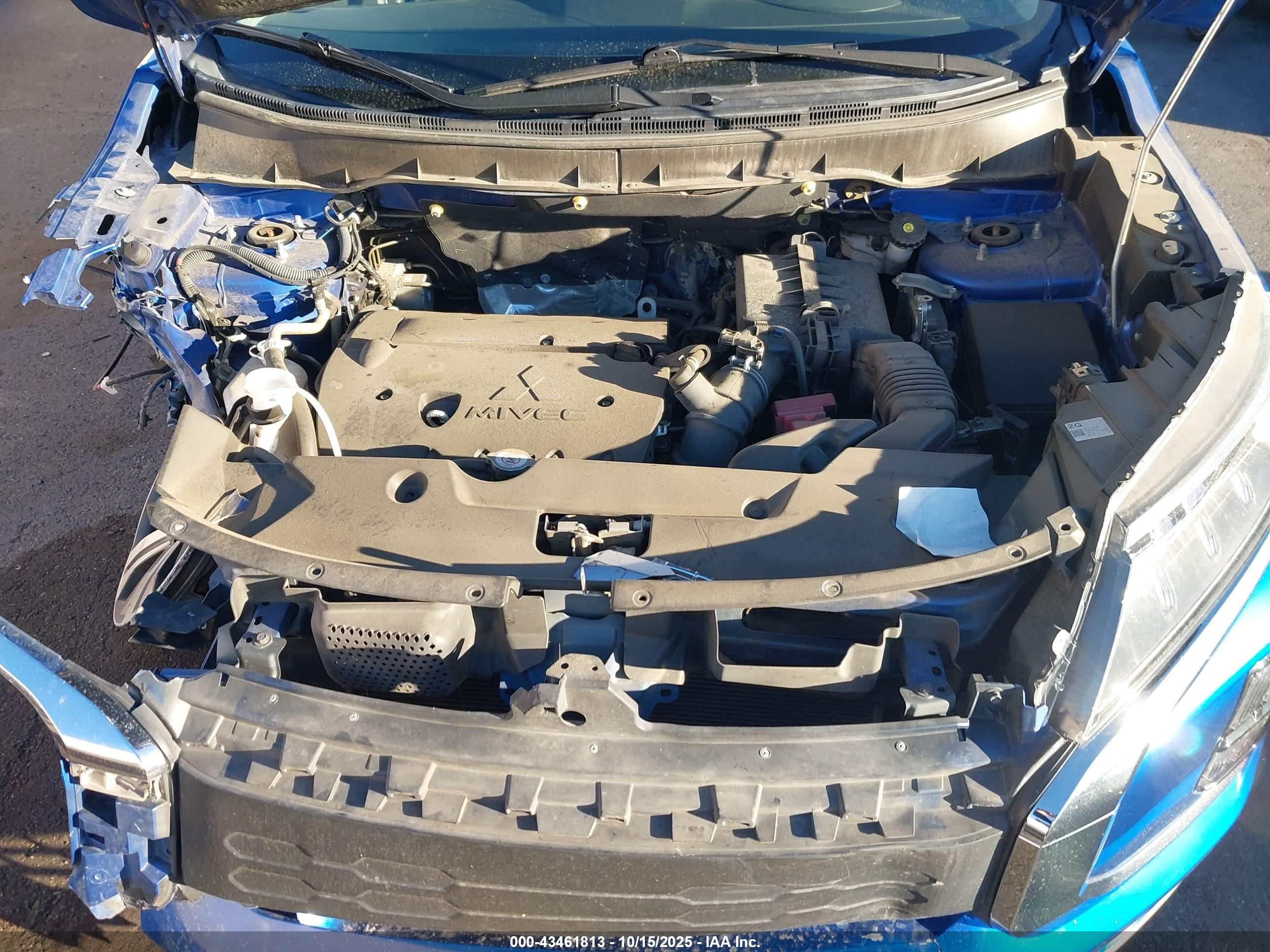 MITSUBISHI OUTLANDER image 10