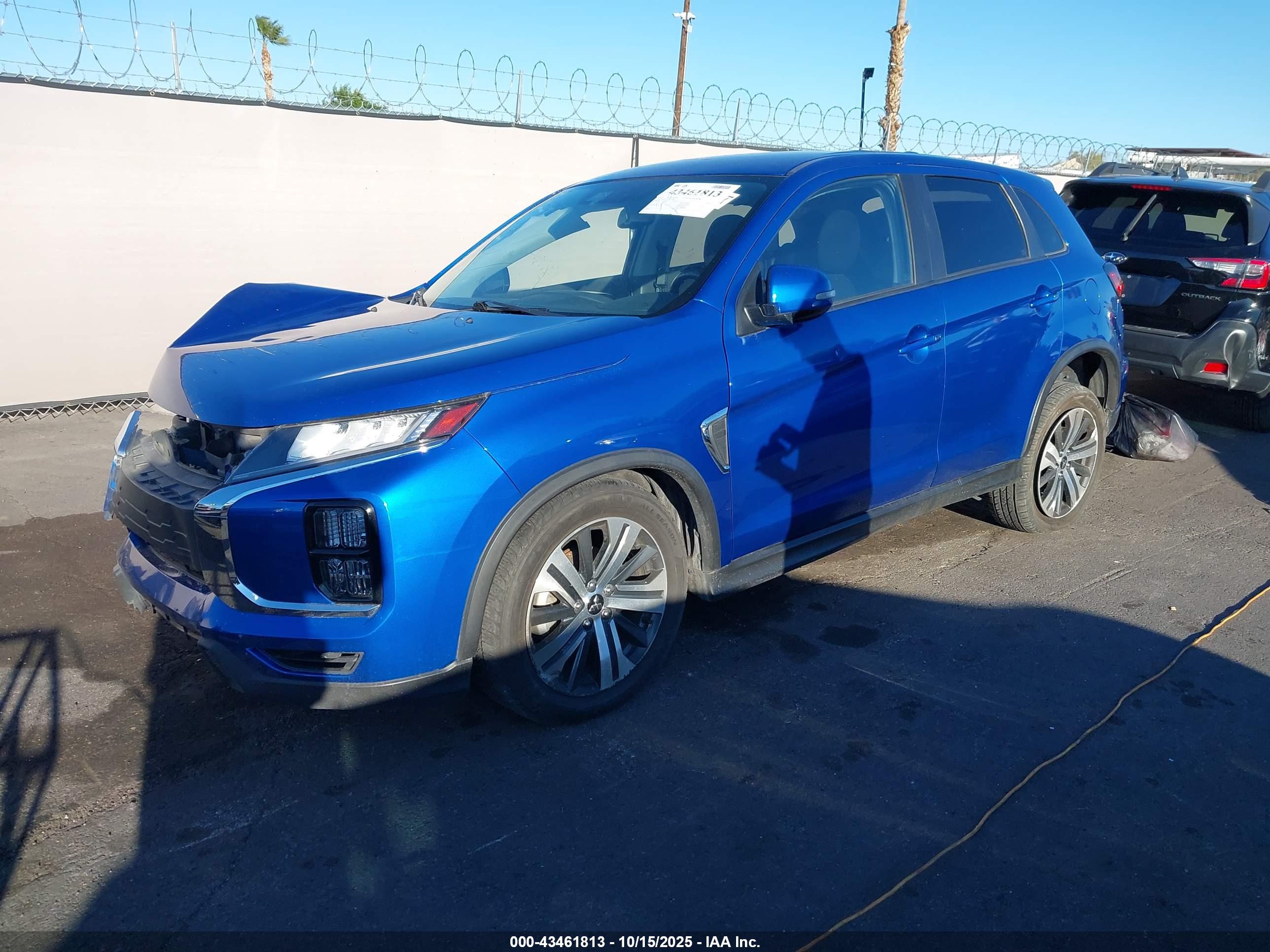 MITSUBISHI OUTLANDER image 2