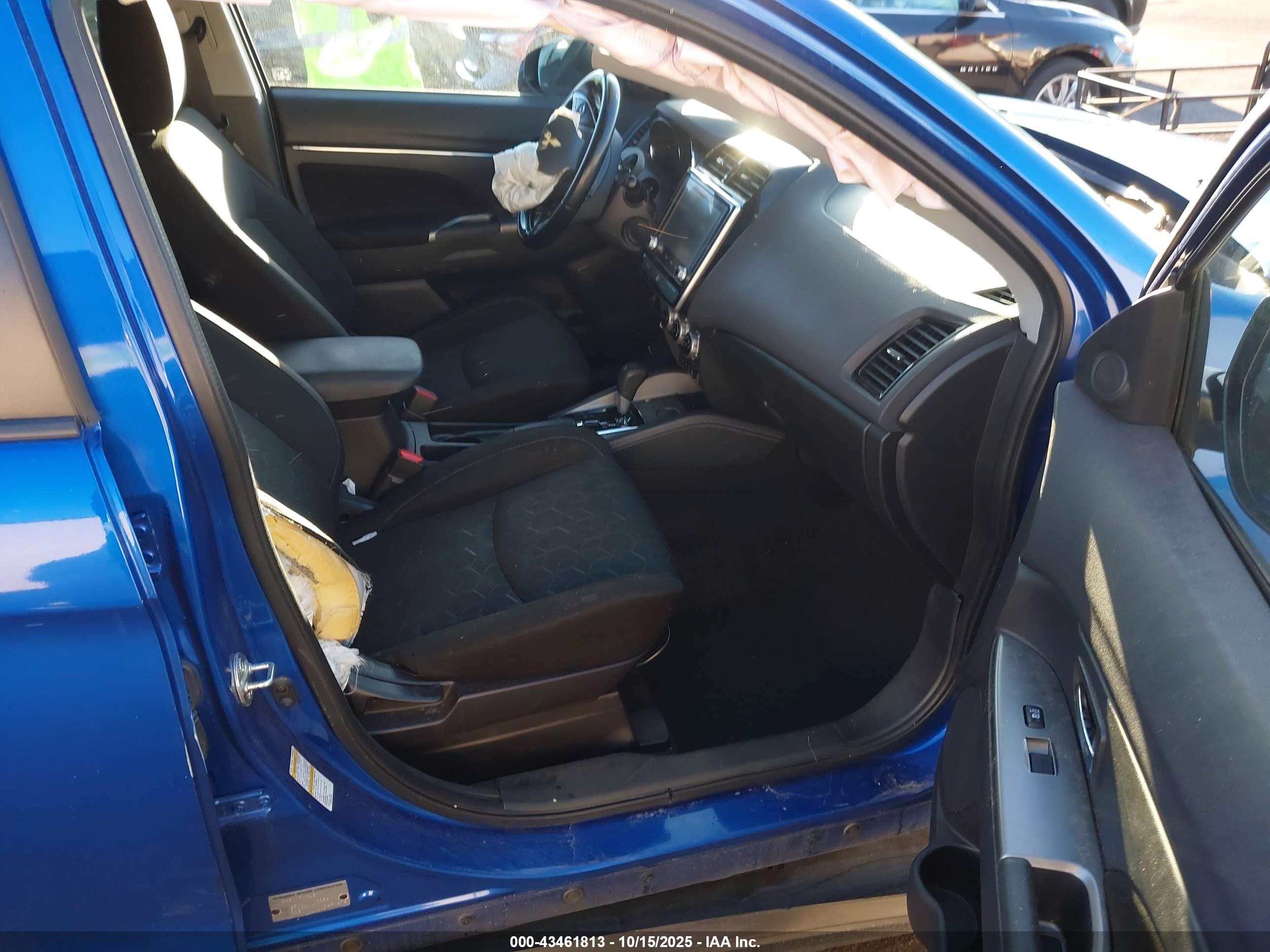 MITSUBISHI OUTLANDER image 5