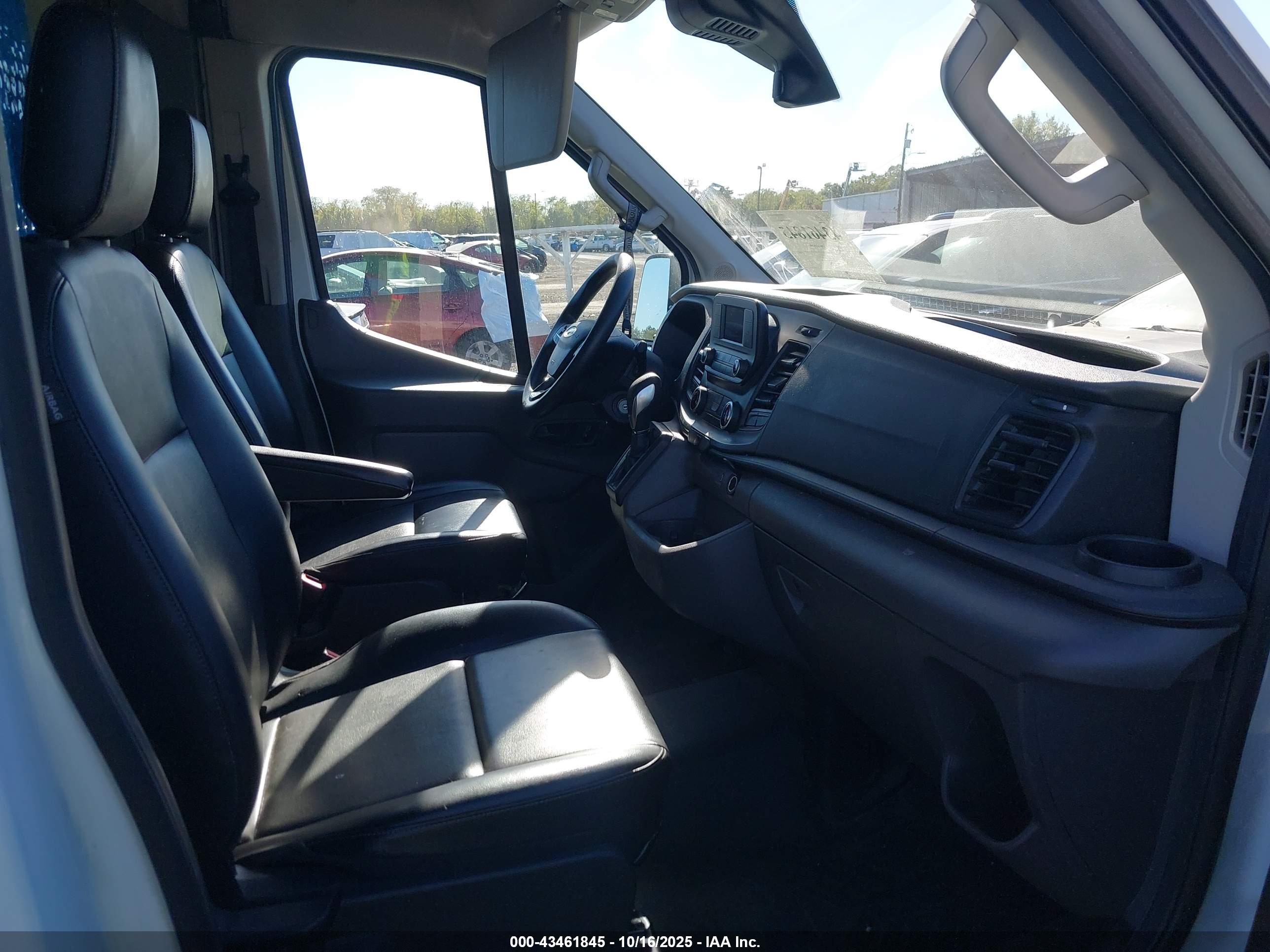 FORD TRANSIT-250 image 5