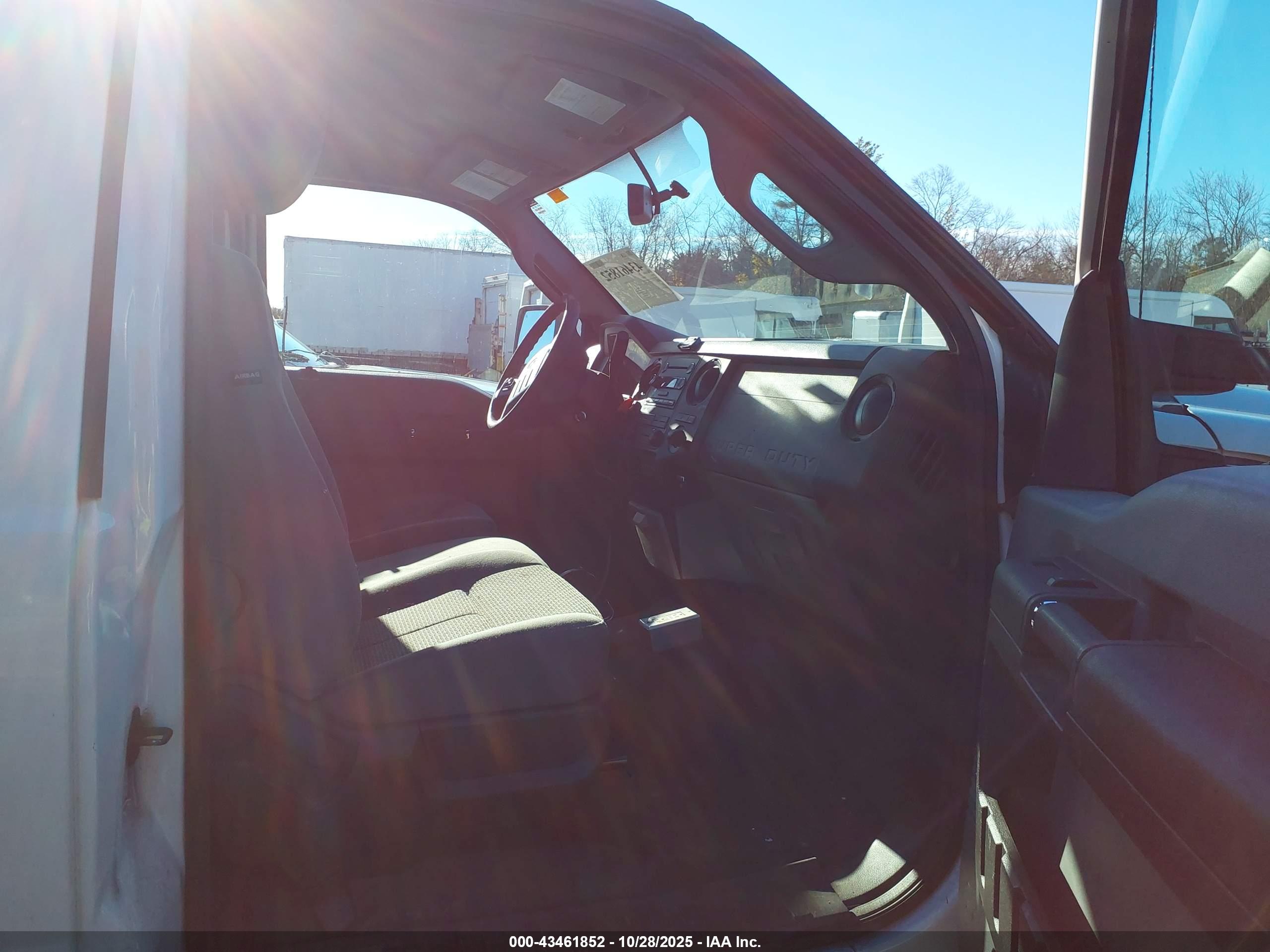 FORD F-450 image 8