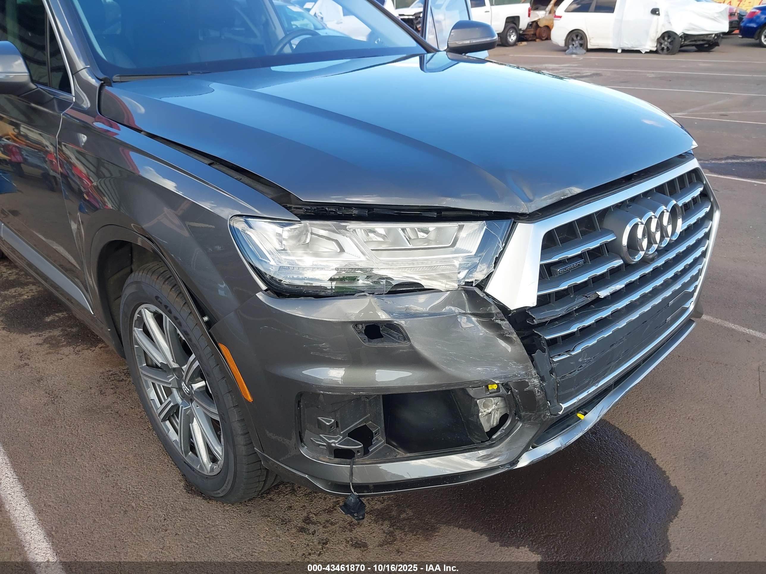 AUDI Q7 image 6