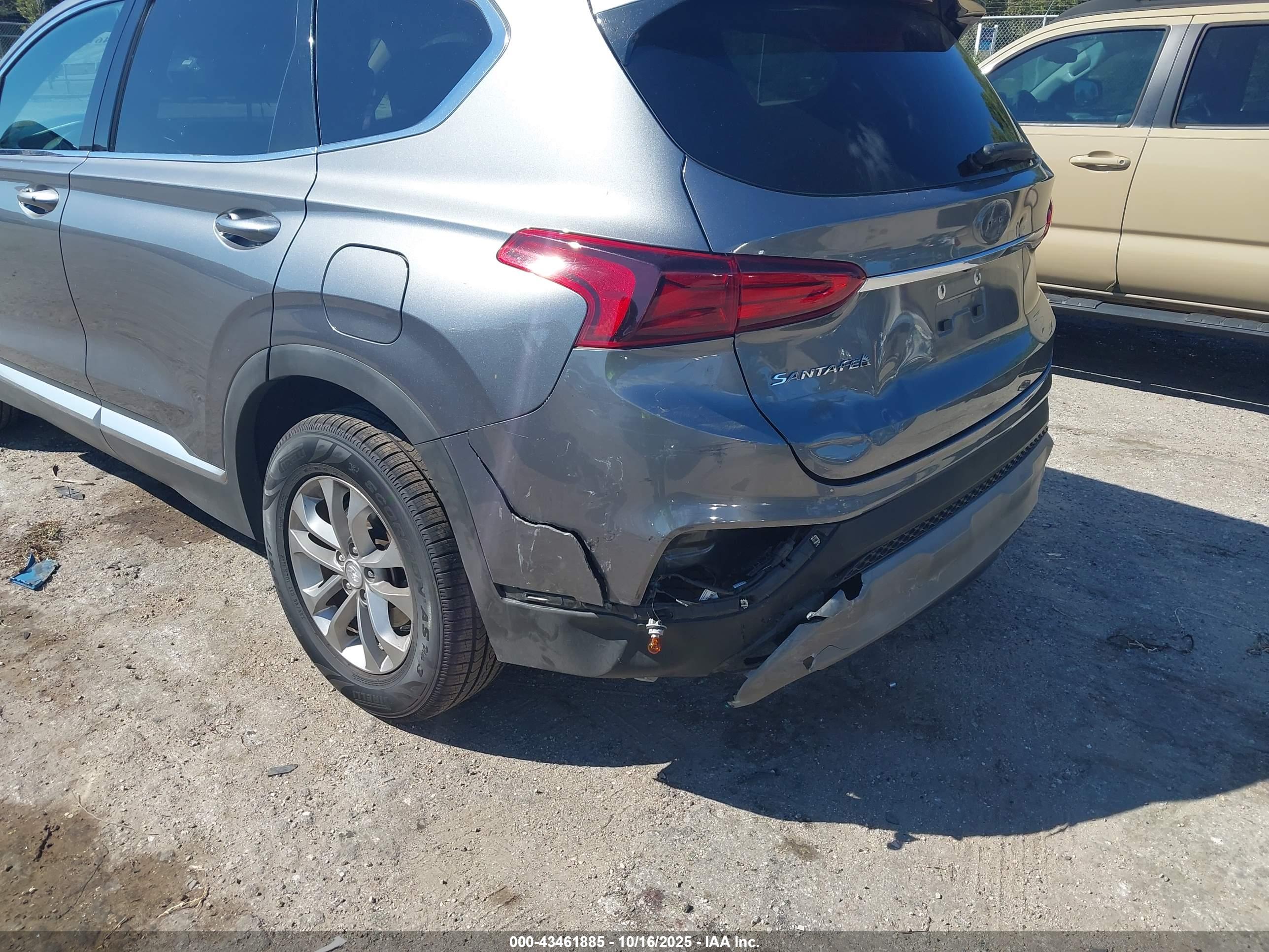 HYUNDAI SANTA image 6
