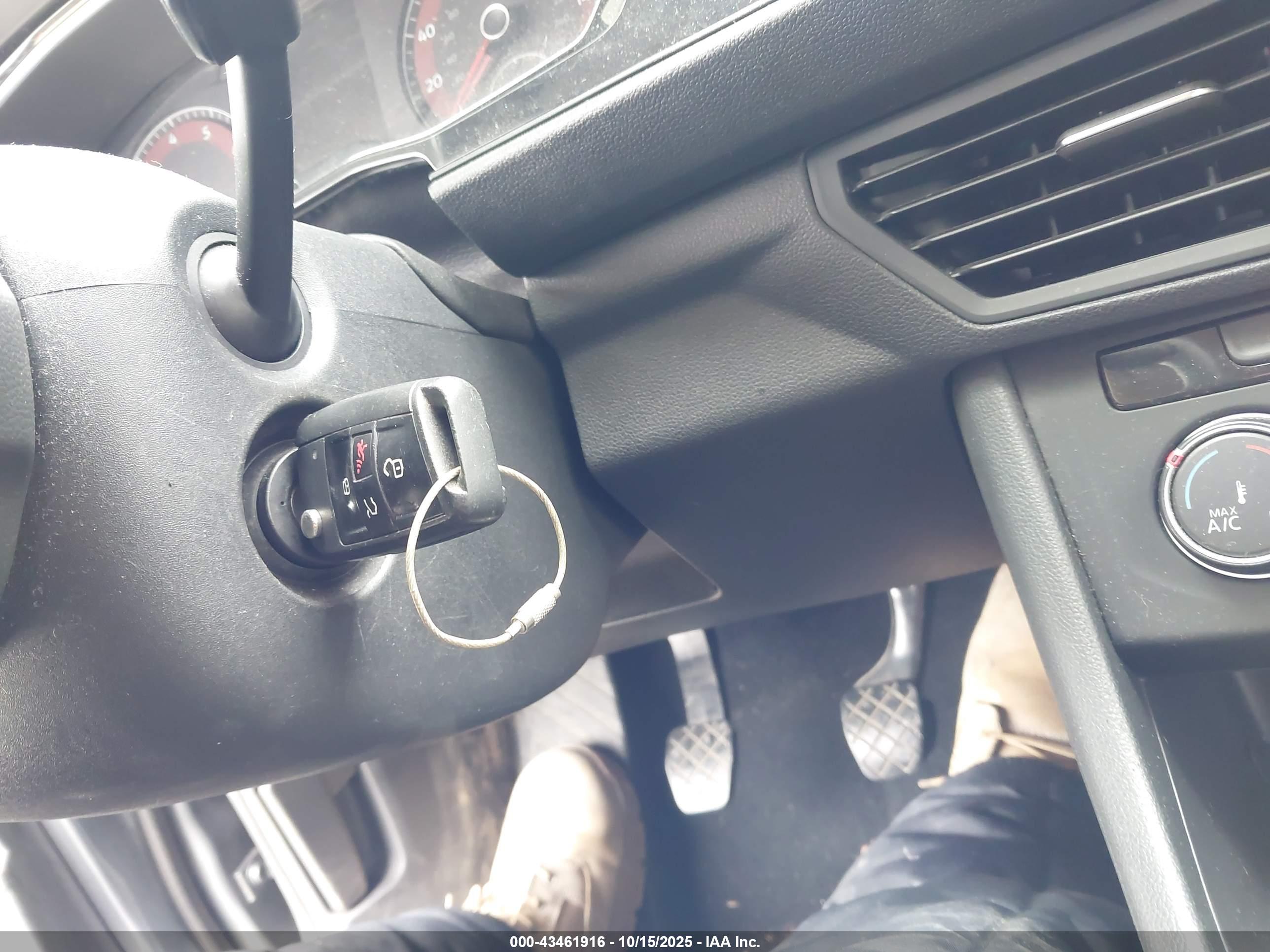 VOLKSWAGEN JETTA image 11