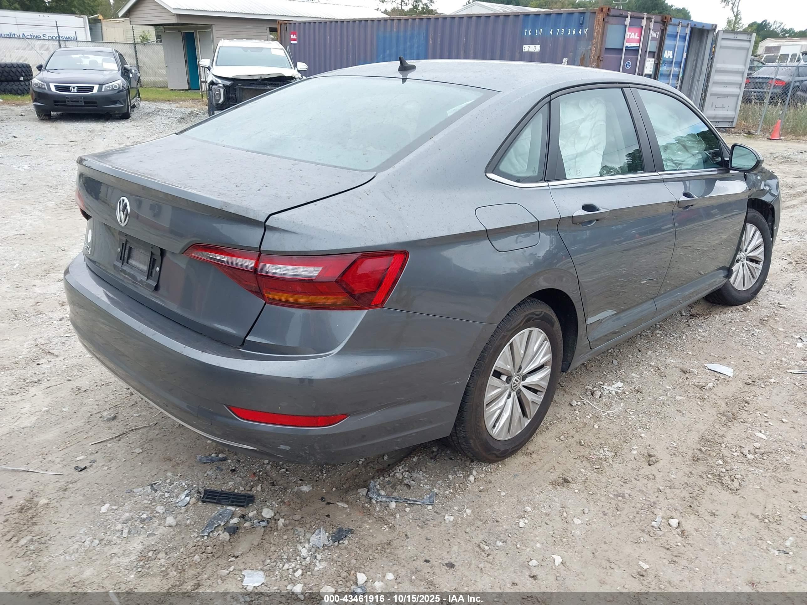 VOLKSWAGEN JETTA image 4