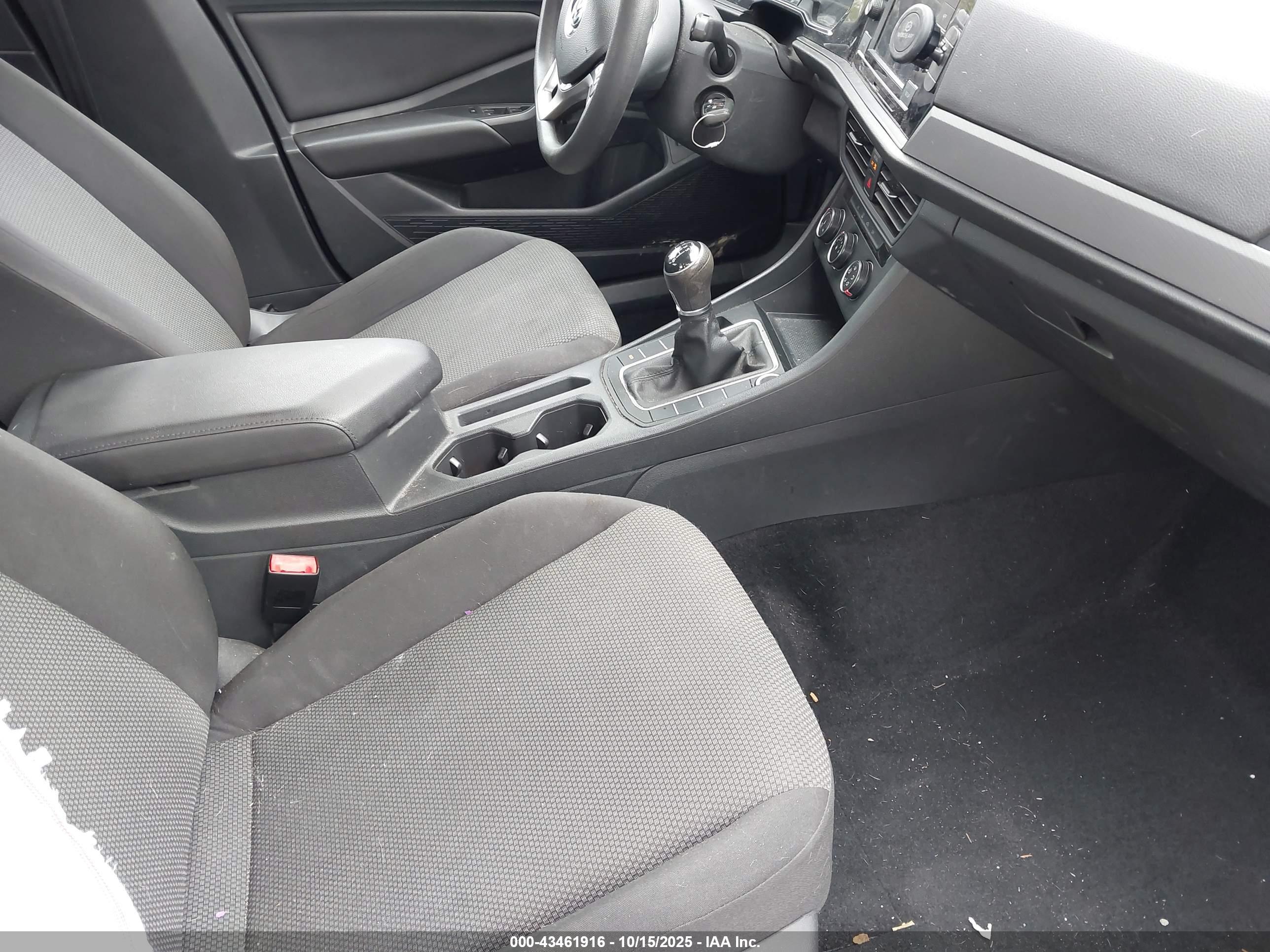 VOLKSWAGEN JETTA image 5