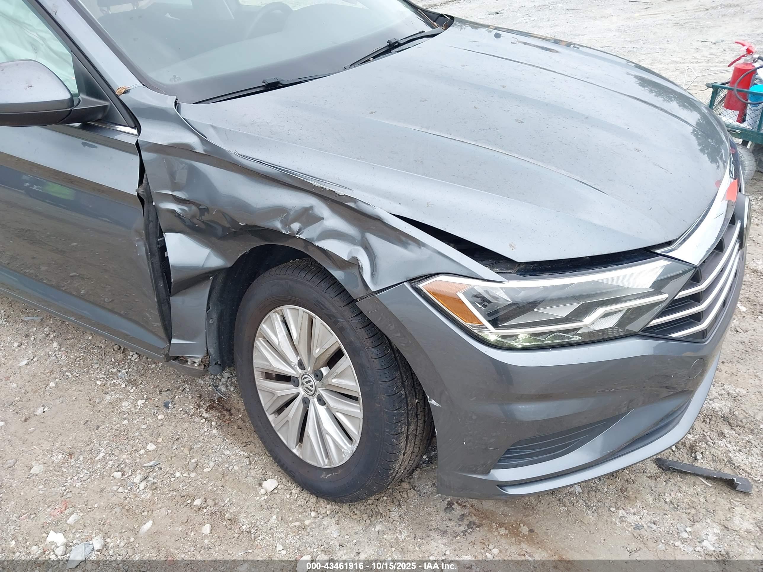 VOLKSWAGEN JETTA image 6