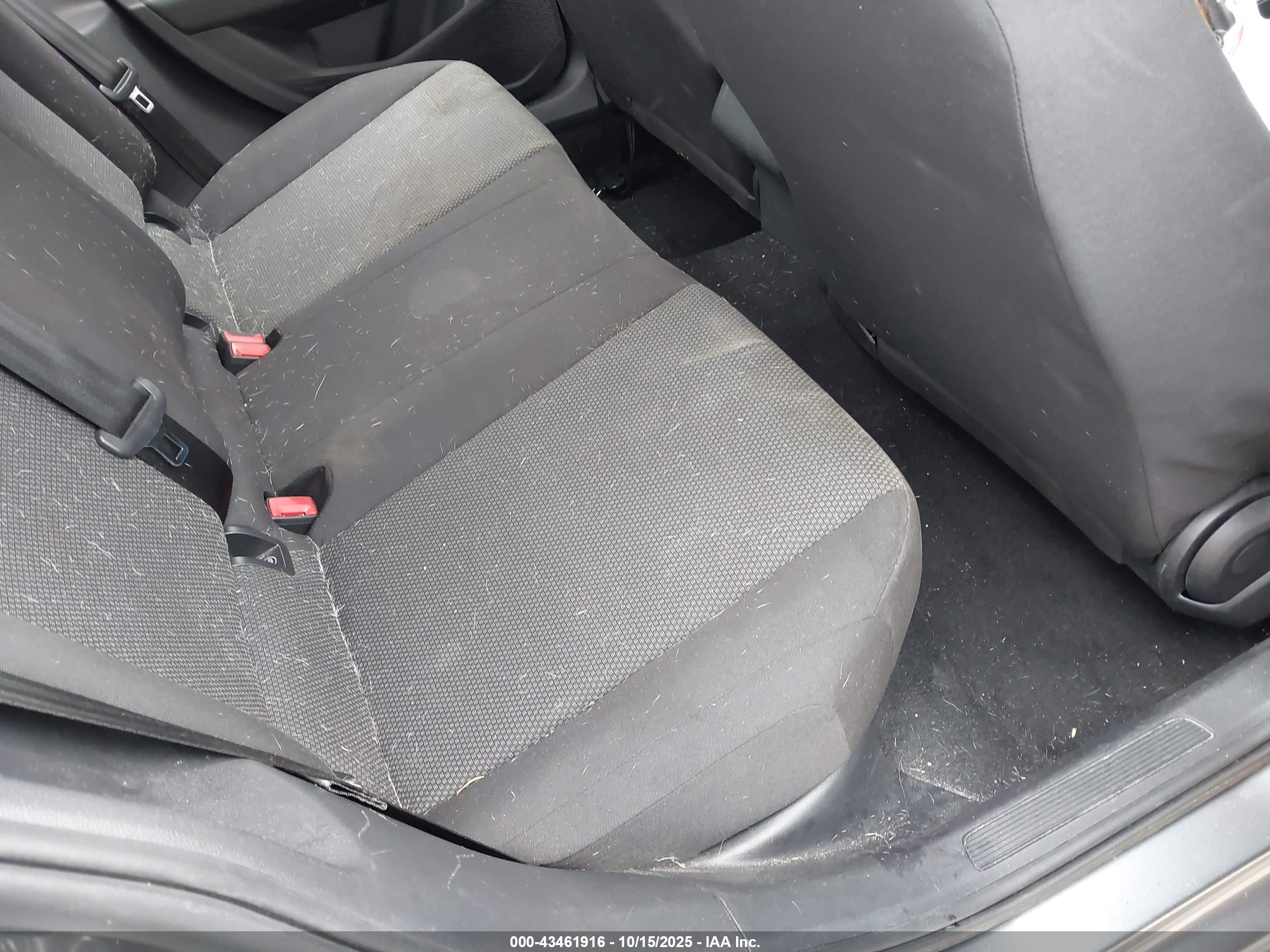 VOLKSWAGEN JETTA image 8