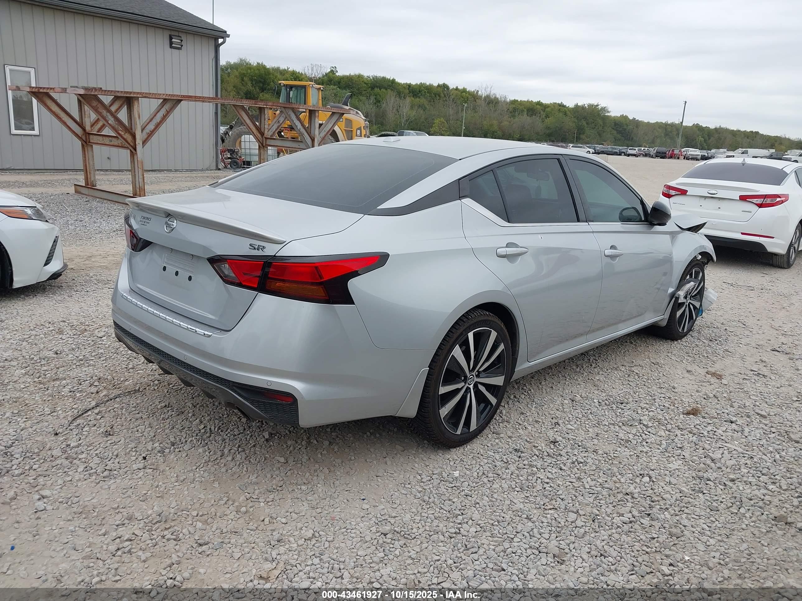 NISSAN ALTIMA image 4